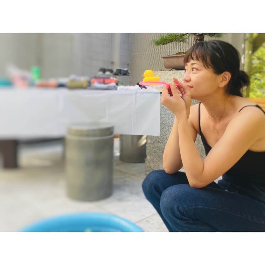 原川愛さんのインスタグラム写真 - (原川愛Instagram)「きっと一般的に言う夏らしいこと、唯一これ！ アヒルすくい。笑  浴衣も着てないし 花火も見てないし お祭りも行ってないし プールも行ってないし 海、川は…行っけど入ってない。笑  あれー？？おかしいなぁ〜。笑  夏っていつまで？ まだ間に合いそ？  あっ！でも ラジオ体操の良さにたくさん触れて 大自然にも触れた夏。 いろいろ凄かったんだー✌︎ 十分夏満足している自分がいる☺︎」9月20日 19時18分 - aiharakawa93