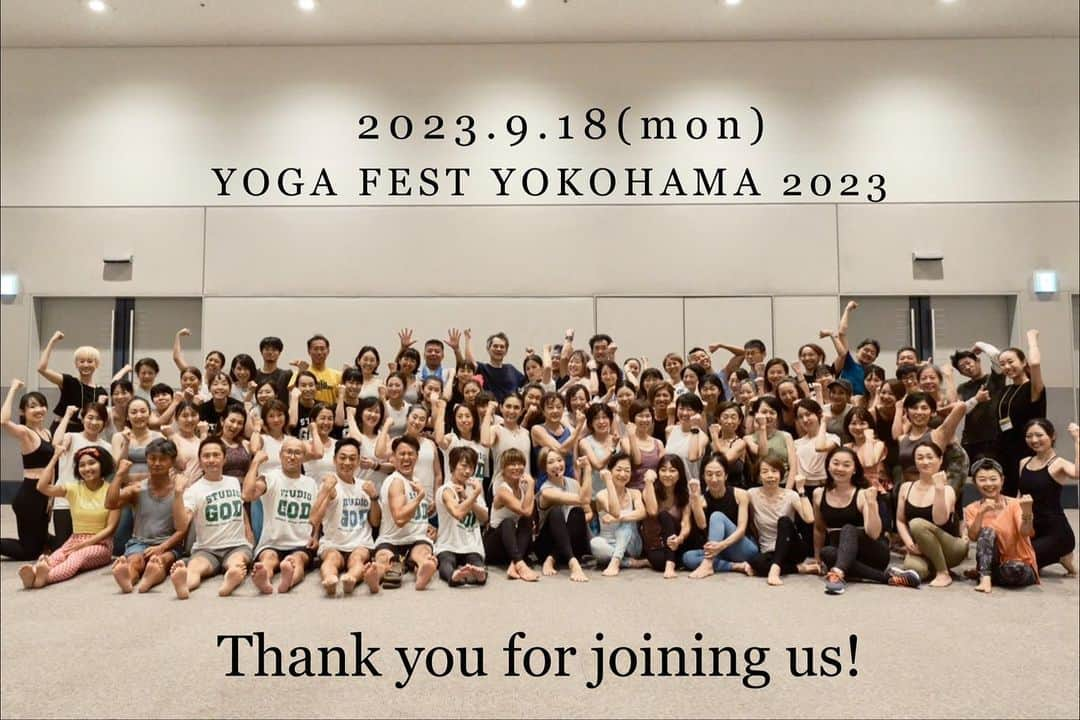 宮城由香のインスタグラム：「.    2023.9.18(mon) YOGA FEST 2023 @yogafestjp 登壇させていただきました！ ⁡ ⁡ とにかく楽しい1日はあっという間！！ Challenge Power Yoga というクラスタイトルに集まってくださった皆様は本当にエネルギーまみれ！！ ガンガン攻めるかと思いきや 初めましての方もいましたし サブタイトル〜身体の感覚をつなぐ〜をしっかり伝えさせていただきました😊 ⁡ クラスによく出てくる・慣れているアーサナに対して、骨への意識を変えると感覚が変わるよー！ ⁡ その感覚をアーサナのキープはもちろん、アーサナとアーサナの移行部分も意識するともっと変化が起きるよー！ ⁡ って伝えさせていただきました💪🏻✨ ⁡ ⁡ みなさんしっかり意識していただけたので、うぉーーって呻き声も聞こえましたが、 ものすごいアーサナやきっついポーズをとっているのではなく いつものアーサナの感覚を繋げただけ♡ ⁡ ⁡ そんな風に身体を繋げるアーサナもいいし フローに気持ちよく動くのも良いし ゆったりリラックスするのも良いし。 ⁡ 好きな時に 好きなように ヨガをしてね ⁡ ってことを伝えさせていただきました🙌🏻✨ ⁡ ⁡ ご参加いただきました皆様！ たくさんの笑顔と歓声を（心も筋肉も） ありがとうございました💪🏻💕 ⁡ また一緒にヨガをしましょう🎵 ⁡ ⁡ そして、今回 チケット取れなかったんです…🥲とたくさんの方に声をかけていただけで、写真を撮ったりお喋りしたり😌 お声がけいただきありがとうございました😊 ⁡ また何かイベントでもレギュラークラスでもお会いできたら嬉しいです🤗 ⁡ ⁡ そして今回、私のクラスにはとってもとっても心強いアシスタントの先生が入ってくれました✨ @studiogod 先生で 高橋エマ先生 @ema_takahashi_  YUMA先生 @yumayoga07  石上優先生 @yu__ishigami  長嶋泉先生 @izumi.yogawork  それぞれ忙しい中、この日を一緒に盛り上げてくれて、準備から当日までずっとサポートしてくれました✨ ⁡ 安心して安全に、みなさんと楽しめたのはサポートしてくれた4人のおかげです🙌🏻 ありがとうございました❤️ ⁡ studio GODをつくって4年半。 2店舗目を作ったばかりでドキドキしましたが。studio GODの先生達と皆様との空間を共に作り上げることができて、とっても嬉しいです✨ ⁡ ⁡ 今回、クラスをするにあたり企業様にもご協力していただきました！ 私・優先生・泉先生がアーサナをとる際に使用していたマットは、私がアンバサダーをさせていただいています @manduka_japan さんのブラックマットです！ 抜群の安定感！さすがでした🙌🏻 ありがとうございました🙏🏻 ⁡ ⁡ そして、 私のウェアーはアンバサダーをさせていただいております @to_unitedarrows_official のウェアーを着用✨  新作続々でとてもスタイリッシュなウェアーや日常着がたくさんあります！ さすがのUNITED ARROWSです！ 私も私服からウェアーまでよく着用しています😍 ありがとうございました🙏🏻 ⁡ ⁡ そしてそして、 アシスタントを務めてくれたエマ先生・YUMA先生・優先生・泉先生の着用していたウェアーは @rhythmandbalance_official さんです！色んなコーデが出来て可愛い😍  ありがとうございます！ たまたまみんなリズバラさん私服コーデ❤️（写真10枚目） studio GOD代々木上原には今週RHYTHM&BALANCEさんの新作マットが入りますので、そちらもぜひみなさんに使用していただきたい😊 ⁡ ⁡ ヨガフェスタ運営スタッフの皆様も、準備から当日のクラスまでたくさんのサポートありがとうございました😊✨ ⁡ ⁡ たくさんの方々の支えがあって ヨガフェスタ登壇を無事に終えました。 （写真を撮ってくれたシローもありがとう🙏🏻） ⁡ ヨガフェスタ20周年の年に登壇させていただき感謝いたします。 ⁡ ⁡ たくさんの方とリアルで一緒にヨガをする機会をいただけて嬉しいですし、これからもstudio GODの運営をしながら、自身のヨガも深めていけるように様々なことを伝え繋げていけるように精進していこう！とまた気合が入った1日となりました🙌🏻 ⁡ ⁡ ありがとうございました☺︎♡ ⁡ ⁡ ⁡ ⁡ ⁡ ⁡ ⁡ #yogafest2023 #yogafest  #宮城由香 #yukamiyagi #studioGOD #恵比寿 #代々木上原 #スタジオゴッド #poweryoga #パワーヨガ  #ヨガレッスン #ヨガイベント」