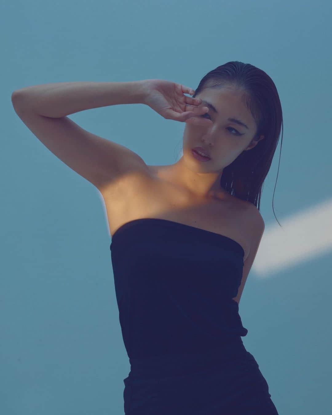 澤井玲未のインスタグラム：「作品撮り  📸　@otsubo_photo_m  💄　@_k_z_m._   #testshoot #photography #model #hairmake #作品撮り #cruvamanagement」