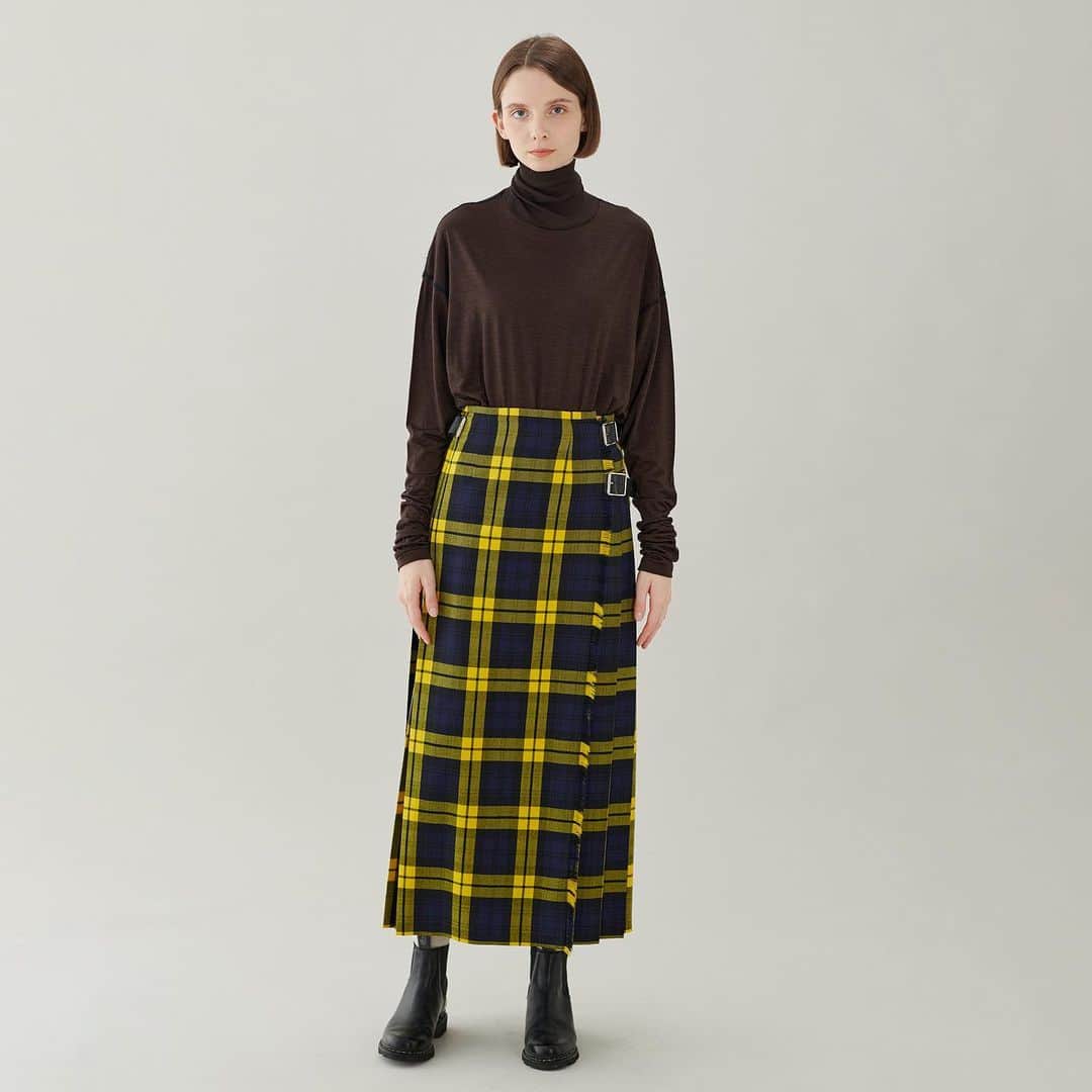 Bshop officialさんのインスタグラム写真 - (Bshop officialInstagram)「O’NEIL OF DUBLIN LONG KILT SKIRT ¥32,780 MIDDLE KILT SKIRT ¥30,800  1850年代からアイルランドの首都ダブリンで、民族衣装であるキルト製品を作り続けている名門ファクトリーブランド。伝統の製法に基づいて丁寧に織り上げられる製品は、現在もダブリンの中でも古い歴史を持つテンプルバーで作られています。流行に左右されないトラディショナルなデザインは、アイルランドの歴史と伝統の深さを感じさせてくれます。  #oneilofdublin  #23aw #bshop」9月20日 19時37分 - bshop_official