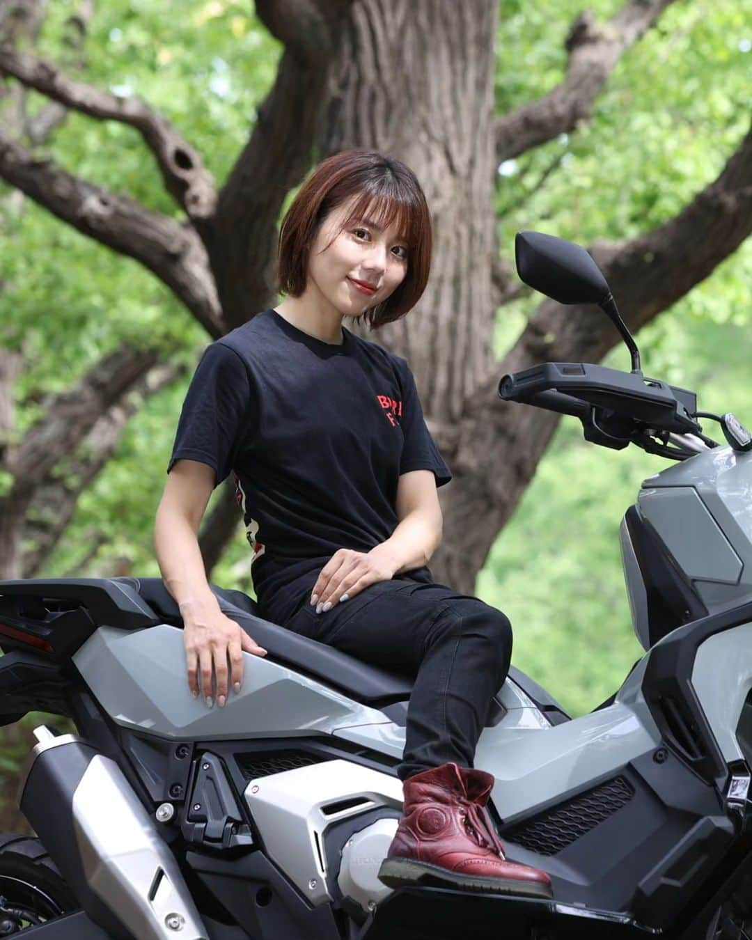 小野木里奈さんのインスタグラム写真 - (小野木里奈Instagram)「_ HONDA『X-ADV』 @honda_go @hondajp  📸 @isesatoru  #バイクのニュース」9月20日 19時49分 - rina_onogi