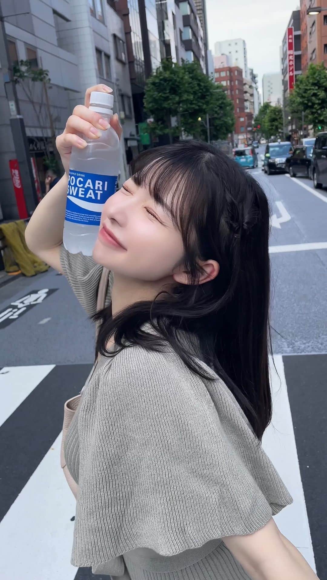 のインスタグラム：「この曲最近流行ってるみたいでよく聴く𓂃 𓈒𓏸  ここの歌詞好き‎♡  ┈┈┈┈┈┈ 𖤣𖥧𖥣𖡡𖥧𖤣 ┈ だんだん君を知っていくうちに どんどん君を好きになってた 笑うツボが同じだったり 好きな曲が似ていたり 君といると笑顔になれたり  みんなの最近よく聞く曲とかハマってる曲あったら教えて ˘͈ᵕ˘͈」