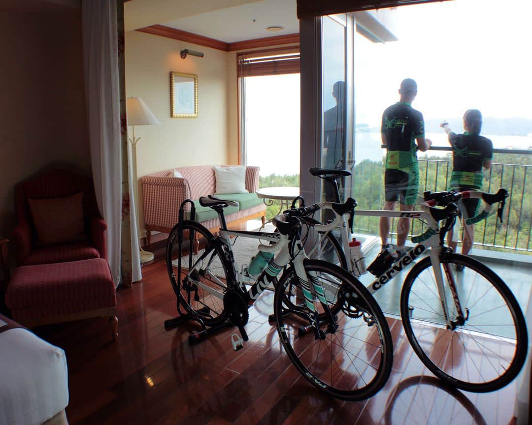 Okinawa Marriott Resort & Spa 【公式】さんのインスタグラム写真 - (Okinawa Marriott Resort & Spa 【公式】Instagram)「【ツール・ド・おきなわご参加の方へ、すべてのサイクリストへ朗報！】  当ホテルはサイクリスト専用のプランをご用意し、 サイクリストのみなさんを応援しております。  ・客室に自転車持込みOK  ・自転車整備にの簡易工具の貸出し（空気入れ、スパナ、六角レンチ）  ・GIANT CYCLOTRON MAG（ライザーブロック含む）サイクルトレーナーの利用  など、さまざまな特典が目白押し！  より安全で快適なサイクリングを全力でサポート！  プランについて詳しくは、  @okinawa.oriental.hotel プロフィールから ウェブサイトをご確認ください。  Great news for cyclists participating in Tour de Okinawa 2023!  Our hotel is offering an accommodation plan exclusively to support cyclists. ・You can bring your bicycle into the guest room. ・Free use of simple tools for bicycle maintenance (air pump, spanner, hexagon wrench) ・Use of GIANT CYCLOTRON MAG (including riser block) cycle trainer And many other benefits! We want to support for safer and more comfortable cycling experience for you! Why not take this opportunity to enjoy a cycling trip in Okinawa?  #沖縄サイクリング #ツールドおきなわ  #サイクリストに優しい宿 #サイクリングイベント #ツールドおきなわ2023 #沖縄 #okinawa #やんばる #yanbaru  #沖縄旅行 #okinawatrip #沖縄観光 #名護  #沖縄大好き #家族旅 #女子旅  #女子旅行 #夫婦旅行 #記念日旅行  #沖縄ホテル #リゾートホテル  #オリエンタルホテル沖縄 #orientalhotelokinawa  #オリエンタルホテル #orientalhotel #ikyu_travel #funnightatresort」9月20日 19時53分 - okinawa.oriental.hotel