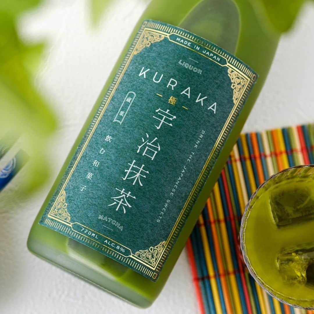 KURAND@日本酒飲み放題のインスタグラム：「宇治抹茶が濃厚リキュールに  『 KURAKA -極- 宇治抹茶 』  京都の宇治抹茶を使用して造る 飲む抹茶スイーツのお酒です。  甘いけど、上品でバランスが良い。 そのままで美味しいのはもちろん、 ロックで冷やしてゆっくり飲むのも◎  アイスにかければ… 究極の抹茶アイスが完成します。  宇治抹茶のお酒… 正直、美味しすぎる…。  ---------------------------- 新しいお酒との出会いがたくさん！ 他のお酒や企画はプロフィールのURLから →@kurand_info ----------------------------  お酒にまつわる情報を発信中。 フォローやいいねお待ちしています🥂  #酒ガチャ #クランド #お酒好きな人と繋がりたい #抹茶酒 #抹茶 #宇治抹茶 #リキュール #抹茶リキュール #お酒大好き #お酒好き」