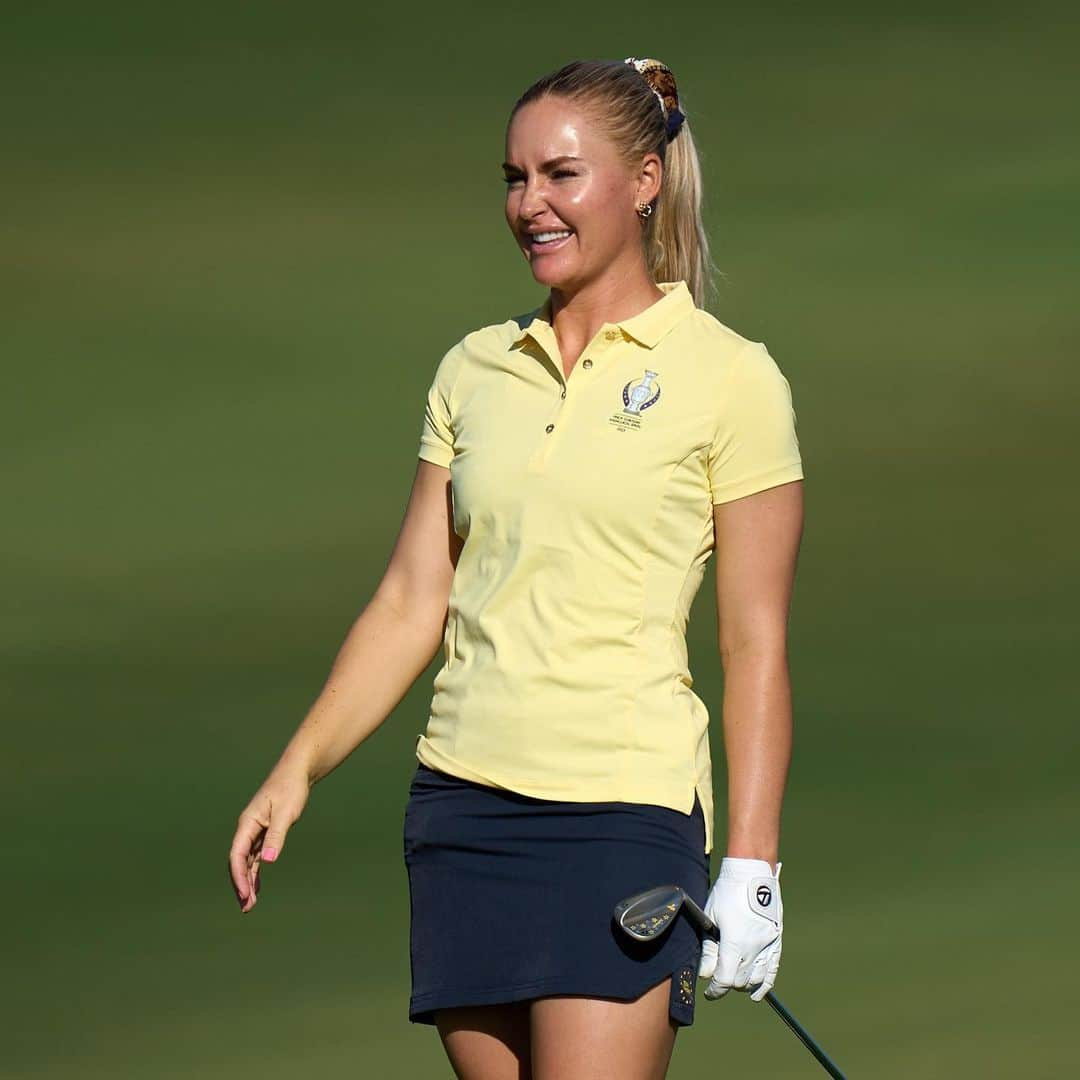 チャーリー・ハルさんのインスタグラム写真 - (チャーリー・ハルInstagram)「Smiling into the @thesolheimcup week 😃 ✌🏼」9月20日 20時03分 - charley.hull