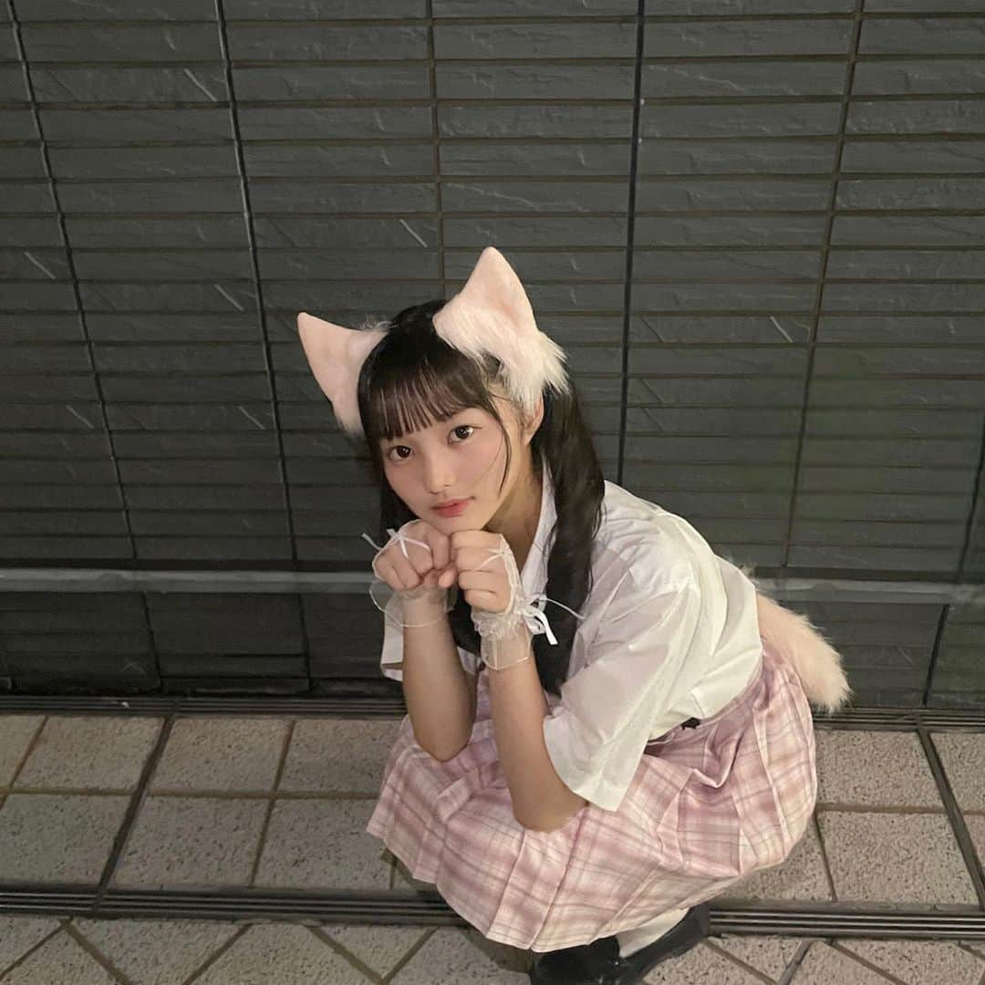 荻山こころのインスタグラム：「にゃんねこ🐈‍⬛♡   #文化祭  #文化祭ヘア  #文化祭コスプレ  #文化祭コーデ  #jkブランド  #jk  #jkの素敵な思い出  #sjk」