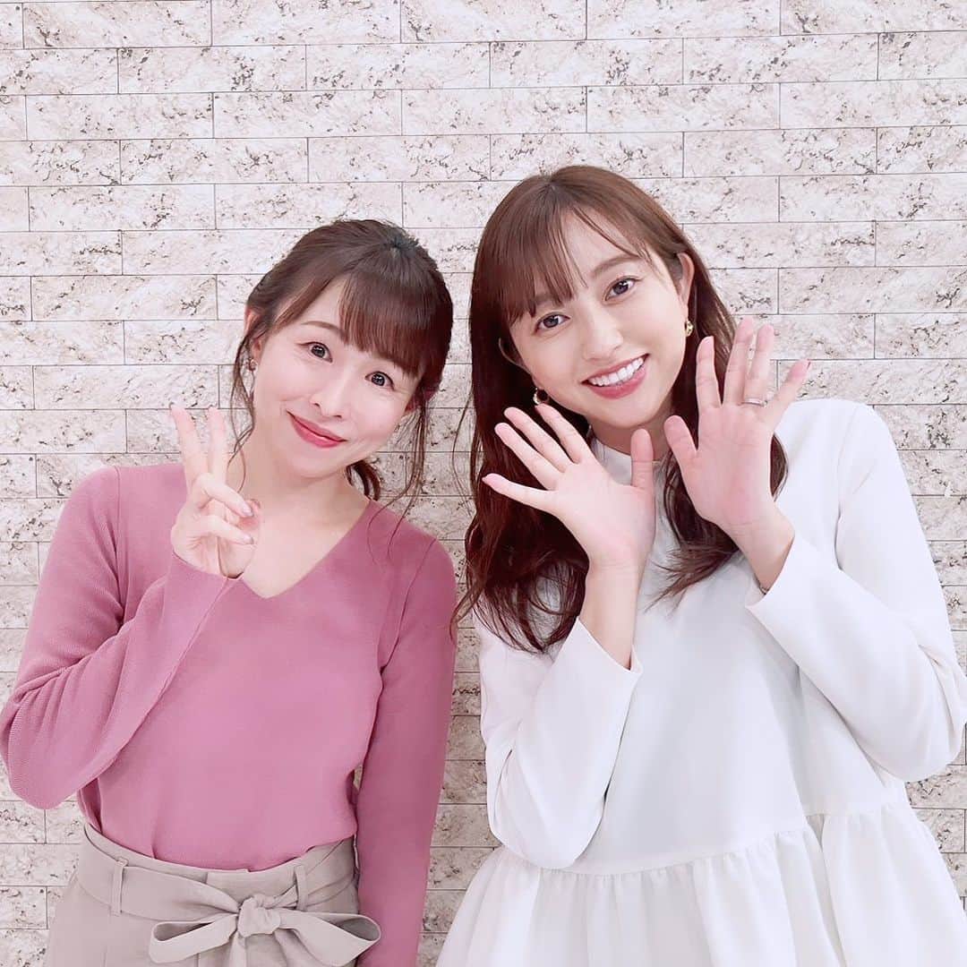 大堀恵のインスタグラム：「今日は現場であみちゃんとお会い出来ました❣️久しぶり〜❤︎❤︎ ママになったあみちゃんも変わらず可愛かった〜👏👏👏💓 あみちゃんってオシャレ〜よね🍒✨ 会ったの10年ぶりとかかも〜 嬉しかったなぁ❣️」