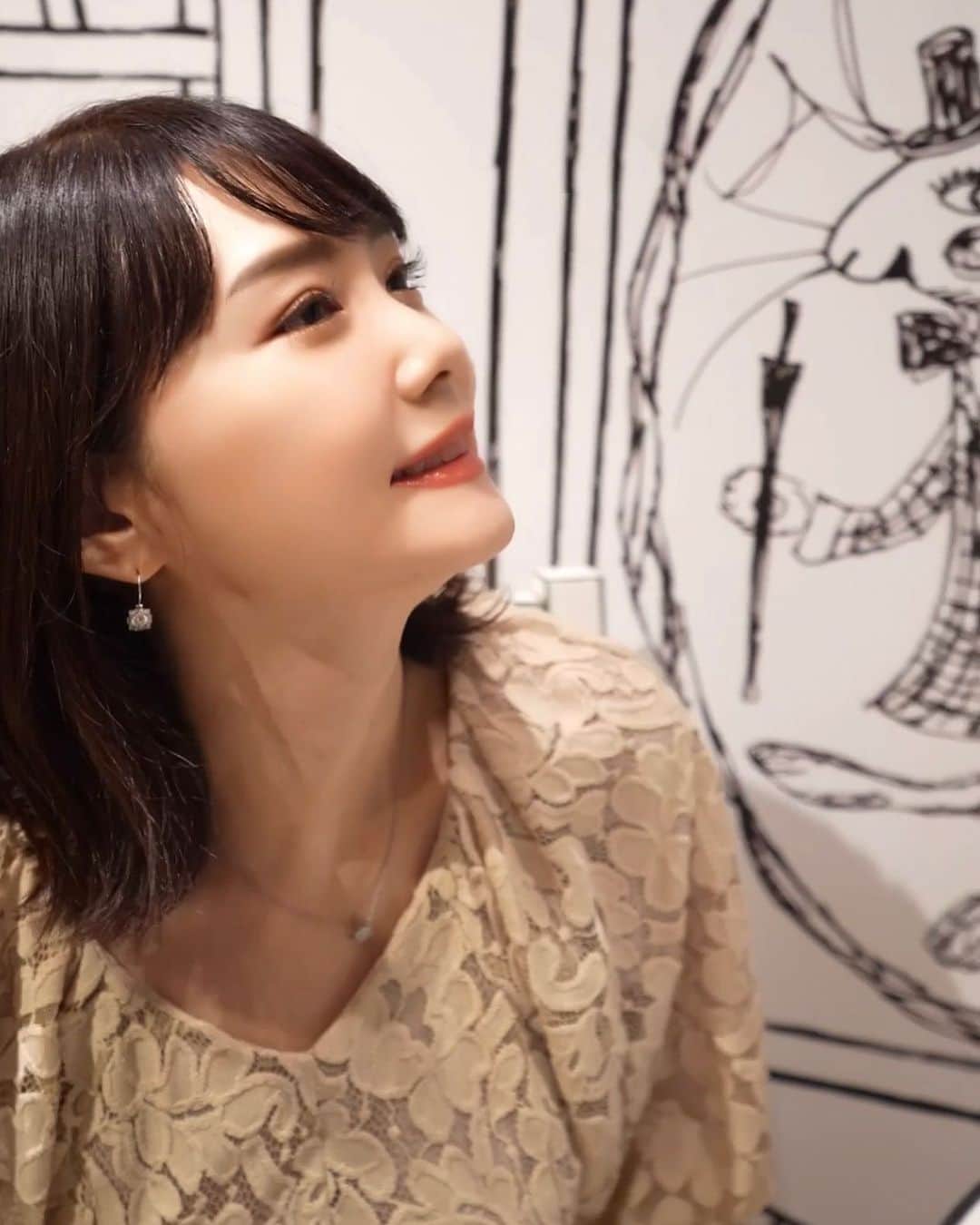 勝木友香のインスタグラム：「見た目年齢層、若くしたくないですか？！  なんて問いかけちゃいましたが… たまには、放送作家業のお知らせを📢  今日よる𝟵時～の  『 ホンマでっか!?𝗧𝗩 』 ゲストに #田中みな実  さん #町田啓太　さん　を迎え  「見た目年齢は努力で変えられる！若く見える人の秘密SP」  今回のオンエアの中に 実はこっそり勝木が映る瞬間があり、ひと笑いになっています！ あくまでスタッフなので ほんの一瞬ですが… もし、オンエア観られる方、 見つけてみてください　笑 （よく観てないと見逃します　笑）  そして、深夜は「浜ちゃんが！」オンエアです♪  #ホンマでっか？！TV  #ホンマでっか　#若見え　#アンチエイジング　#美容情報　#美容マニア　#美容好き　#美容部　#美容オタク  #美容女子」