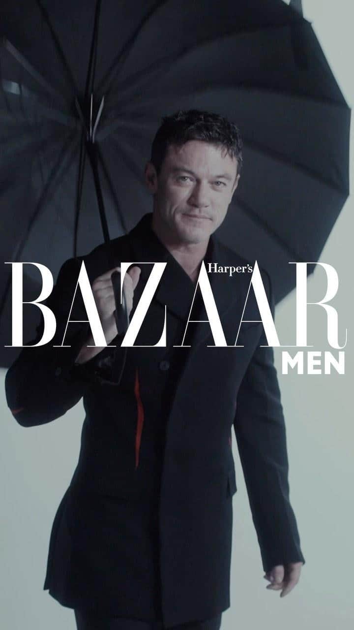 ルーク・エヴァンズのインスタグラム：「真的假的！你也在士林夜市巧遇過Luke Evans？ 憑著無可挑剔的演技與帥氣，從舞台劇成功跨向電影圈， @thereallukeevans 演活了無數銘印人心的角色。這次他為戲來台拍攝，而這個9月BAZAAR MEN封面人物正巧需要一位紳士與我們同行，開啟這段嶄新的旅程，還有誰比他更合適呢👞👞  photographes_TROY WANG @troy_wa_ng  text_CHRISTINE LEE @birdism1217 art & styling director_JOEY LIN @chihchianglin hair_CHAO SHEN at OVER:FACE @chiaochenet make-up_CHUAN SHIH @chuansform  set design_CHIEN-JU CHIA @chiachienju  production_BARRY WU @barrywu831 talent contact_KAKA LU @ling.lu131419  Video Director_CHENG-HUI LIN @happlmax Director of Photography_K2 TASI  @_k2____ Focus puller_TZU-KEN SHEN  1st Assistant Camera_CHUNG WEI YU, DE-SHENG LIU Gaffer_Ethan @ethan_1987 Best boy_CLARK LIN, ZHU JUN XU  Sound_CHUN-YI LI  Video Editor_K2 TASI, CHENG-HUI LIN  Camera Equipment_Merry Go Roung Inc, SPAS STUDIO @sweetpotatoalestudio  🔸「完整封面訪談文章，可見Harper’s BAZAAR MEN台灣版」 👉🏻追蹤 @harpersbazaar_tw 看更多名人專訪  @thereallukeevans #lukeevans #BAZAAR封面人物 #BAZAARCOVERSTAR #BAZAARMEN  #FerragamoFW23 @ferragamo」