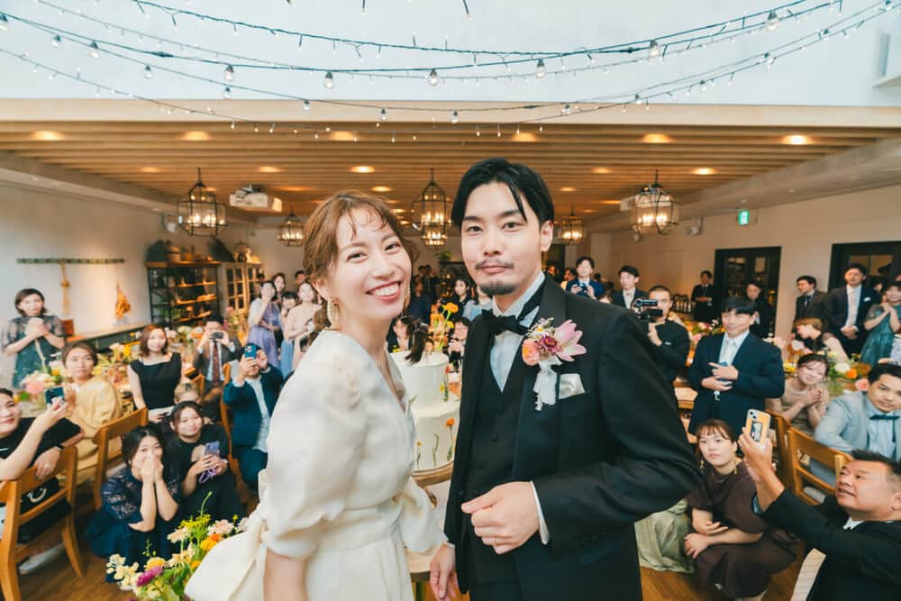 TAKE and GIVE NEEDS(T&G公式) のインスタグラム：「お洒落にコーディネートしたパーティー会場が、思いっきり楽しくて幸せな瞬間で満たされていく、特別な1日。  #tg花嫁 #wedding #ウェディング #結婚式 #結婚式場 #ウェディングフォト #housewedding #ハウスウェディング #weddingdress #ウェディングドレス #プレ花嫁 #卒花 #instyleweddingkyoto」