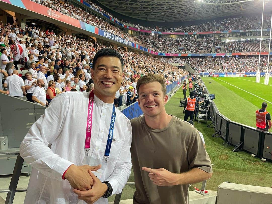 山田章仁のインスタグラム：「日本のモータースポーツファンの皆さんに大人気のニックキャシディーとパシャリ📷 ニックの強気のレースにはいつも勇気をもらうぜ！ keep going my friend!!🇲🇨🏎️ Matane🙌 @nickcassidy_」