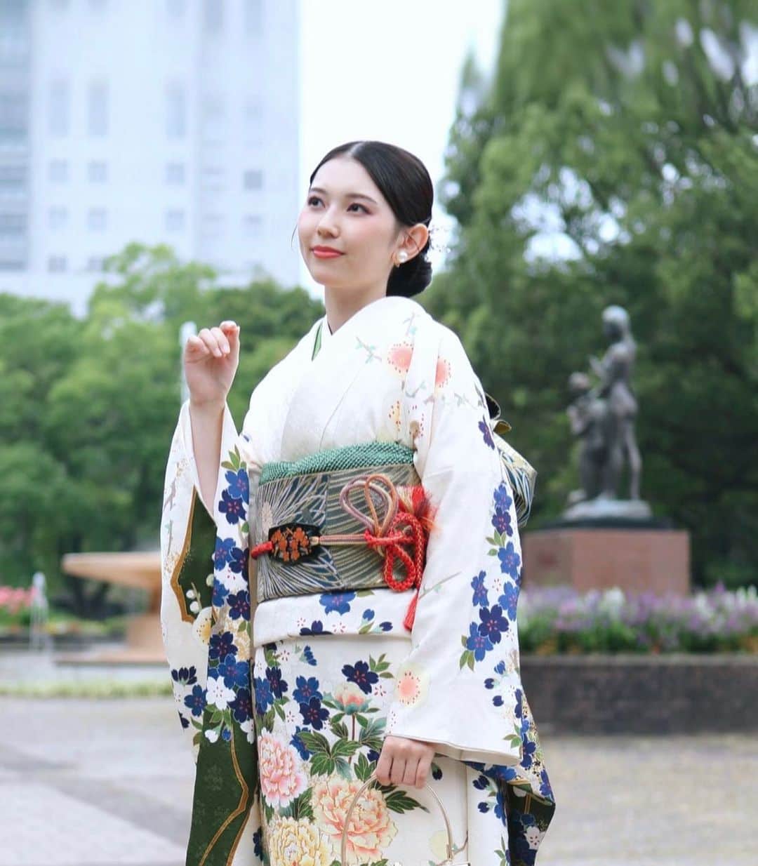 林咲希さんのインスタグラム写真 - (林咲希Instagram)「白×青はやっぱ激かわだね🛁💎」9月20日 20時18分 - saki_10_16