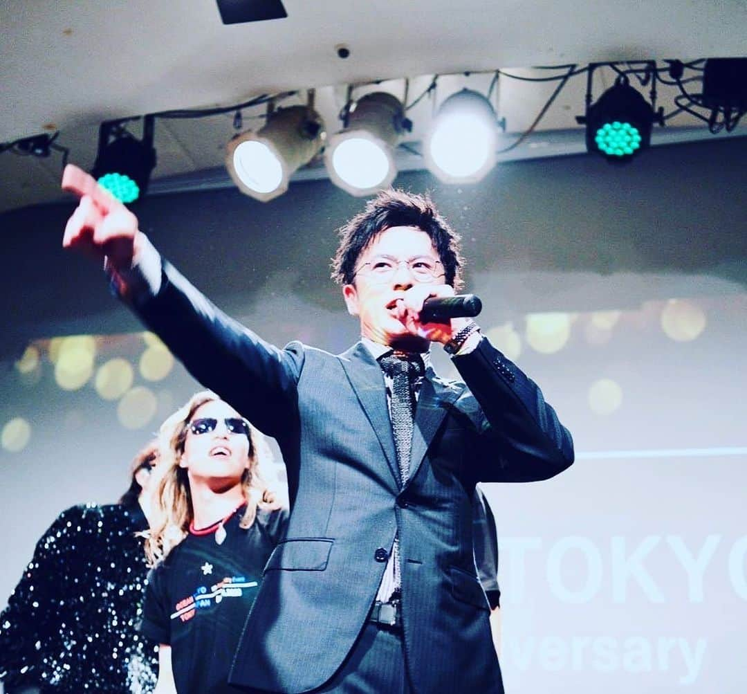 藤森慎吾さんのインスタグラム写真 - (藤森慎吾Instagram)「OCEAN TOKYO 10周年おめでとうございます！！10周年を記念して渋谷にどデカいトレーラーを持ってきて、無料でお客さんを時間の許す限りカットしまくるというヤバいことしてました！さすが👍感謝の仕方がカッコいい！ 素敵なタイミングにお招きいただきありがとうございました！ 楽しかったー！！ @oceantokyonet @takagi_ocean」9月20日 20時30分 - fujimori_shingo0317