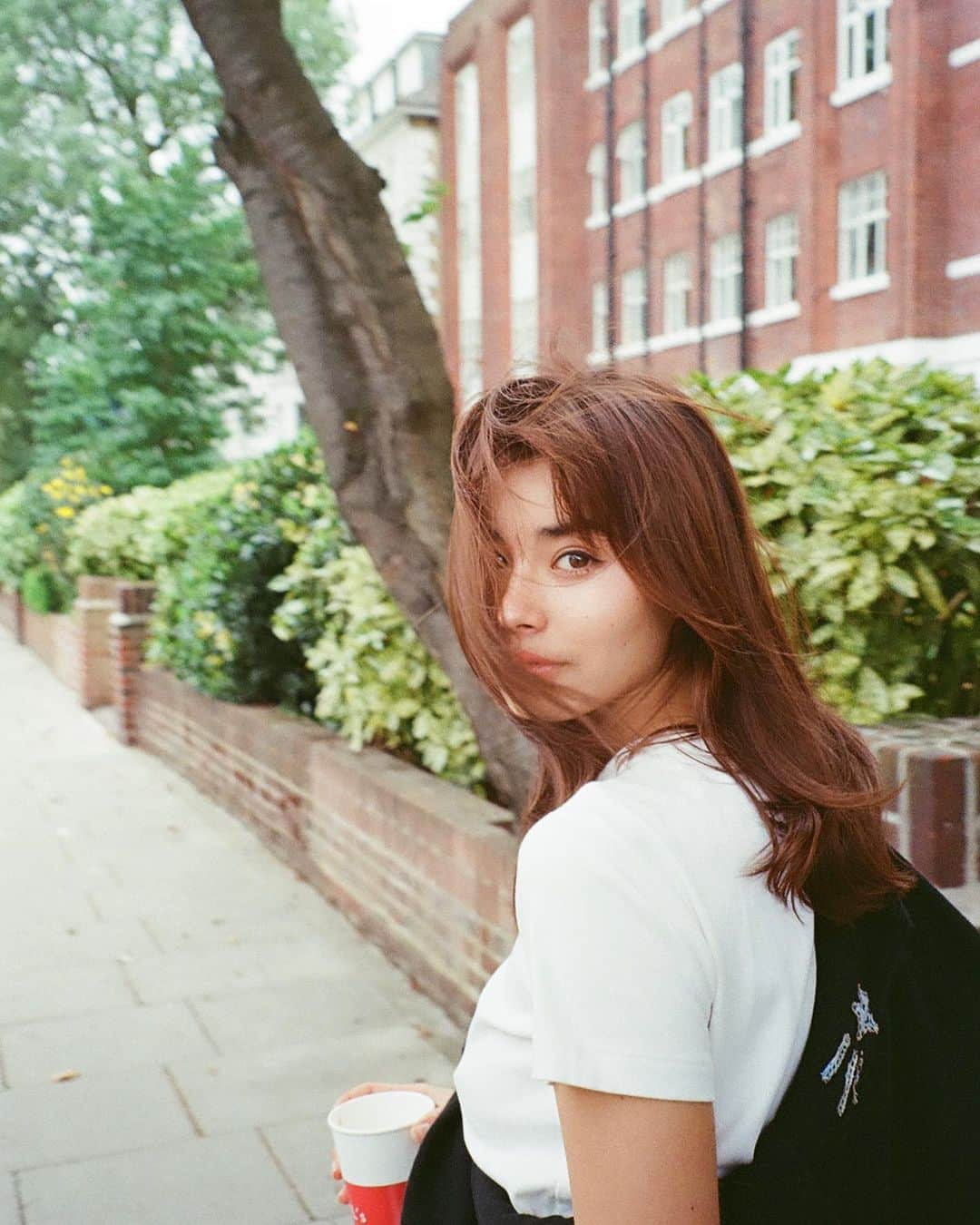 のインスタグラム：「summer on kodak  tokyo-> london   23 夏 窓からの景色マジで好き」