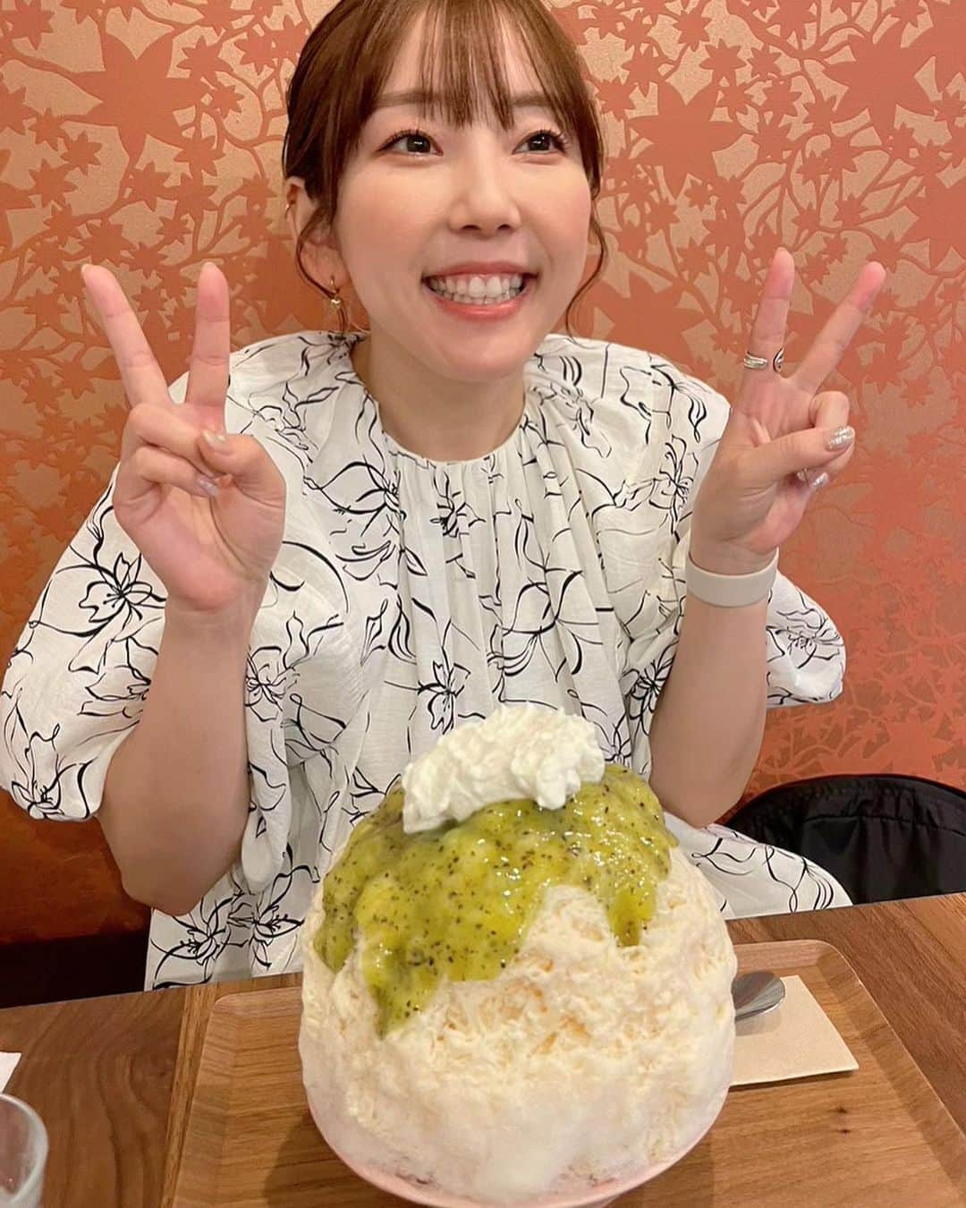 木下望のインスタグラム：「めちゃうまかき氷大喜び女🍧🥝」