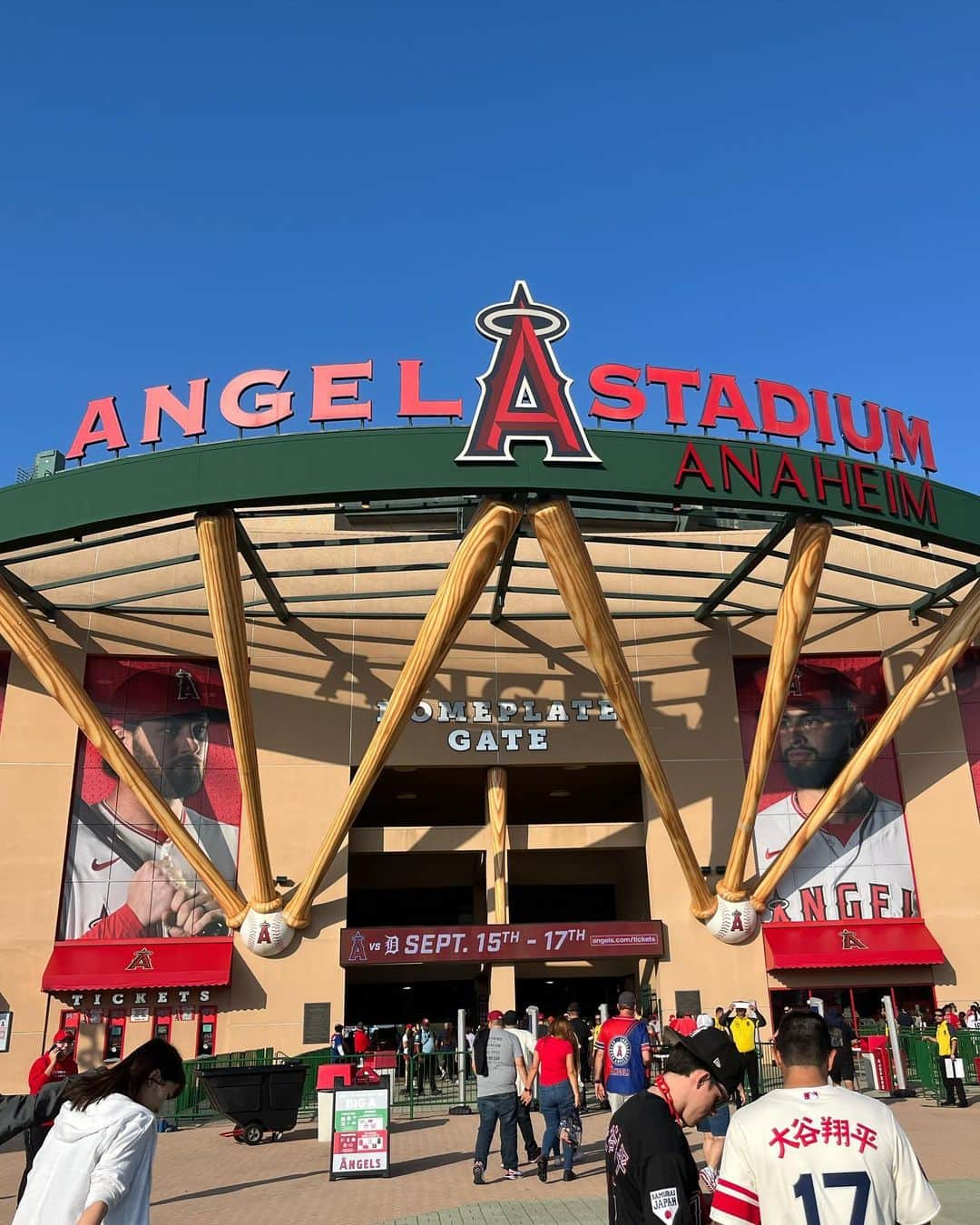 清里千聖さんのインスタグラム写真 - (清里千聖Instagram)「. #🇺🇸 #17 Angel Stadium⚾️❤️ 大谷翔平選手を拝むことができただけで とってもパワー頂きました🥹❤️‍🔥 #LAA #AngelStadium #⚾️」9月20日 20時50分 - chiseikiyosato