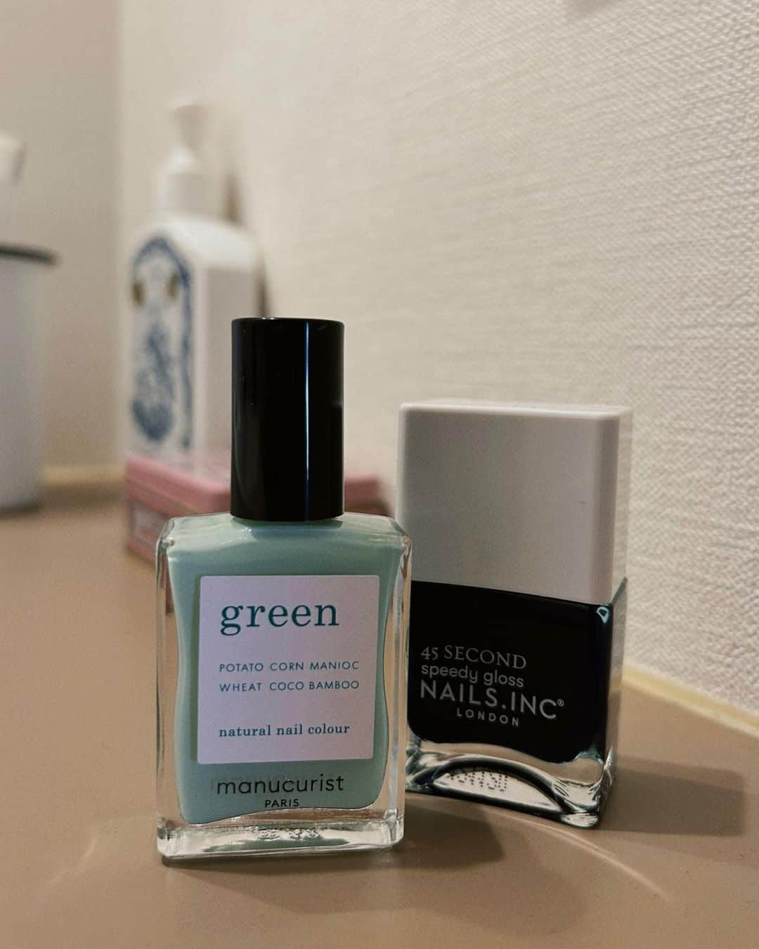 川島幸恵さんのインスタグラム写真 - (川島幸恵Instagram)「💅💅💅 ⁡ ⁡ #nails #nail #selfnail  #manucurist_paris #manucuristgreen  #nailsinc  #green #navy #tee #overall #bag #jwpei #fashion #styling」9月20日 20時57分 - sachie118