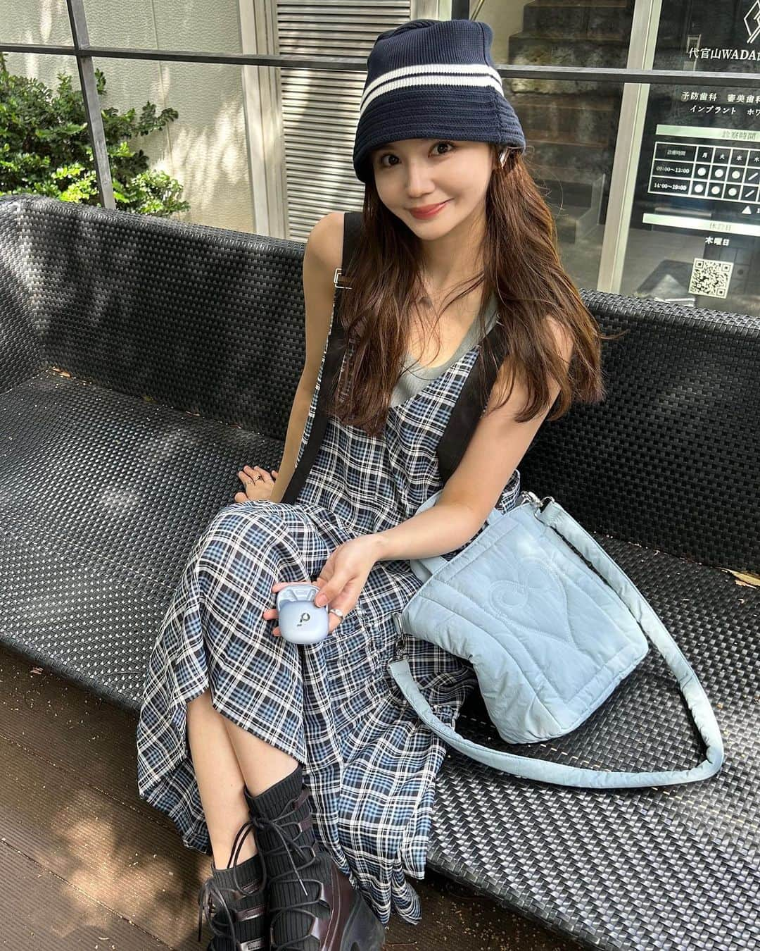 村田倫子さんのインスタグラム写真 - (村田倫子Instagram)「💙🩵💙  one-piece #idem (coming soon) tank top #UNIQLO boots #idem (9/25 NEW arrival) bag #idem (coming soon) necklace 🤫  相変わらず、青を好んで着てます。 ジャンスカはNEWカラーʚ♡ɞ  来週発売の編み上げブーツは 何色が人気なんだろう…😕? (チームでも好みが割れている  @idem__official  #idem_idea」9月20日 21時07分 - rinco1023