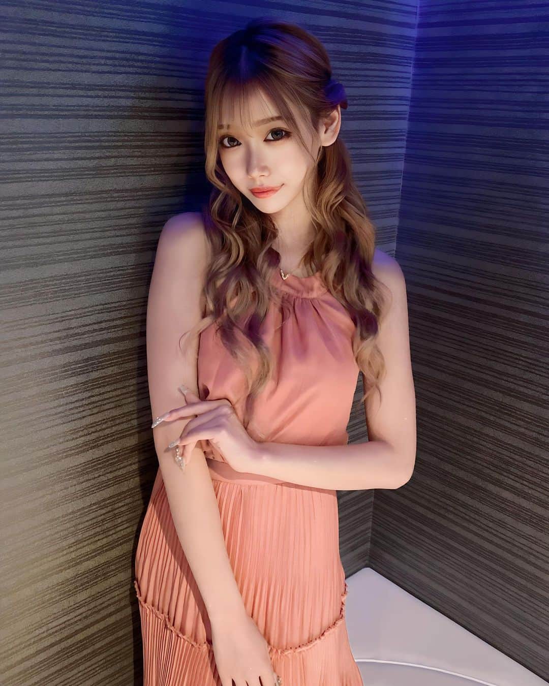 のインスタグラム：「• • •ワンピースが鬼可愛いすぎて😍 • •本当にめっちゃ可愛いお洋服が沢山なのでみんなも見てみてね👀💛 • • #ワンピース #cherimi」