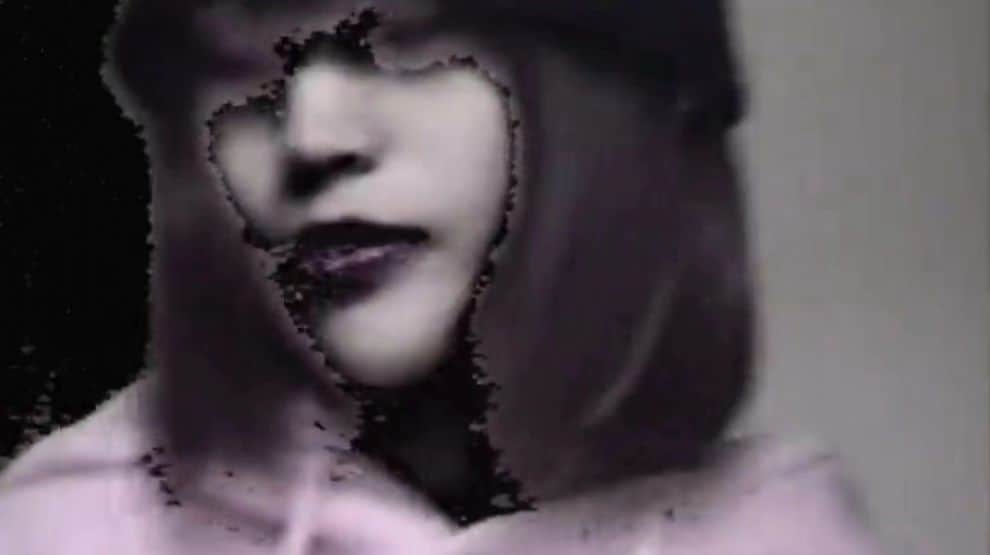 LISACHRISのインスタグラム：「♠️🖤猫憑き 映像9･30🌺♠️☠️」