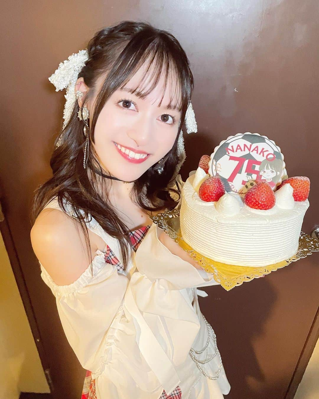 三浦菜々子さんのインスタグラム写真 - (三浦菜々子Instagram)「ケーキもシンプルないちごのショートケーキがいい！！って要望叶えてもらっちゃった🎂🍓  #白キャン #真っ白なキャンバス #アイドル #idol #三浦菜々子 #三浦菜々子生誕祭2023 #生誕祭ケーキ」9月20日 21時25分 - miura_nanako