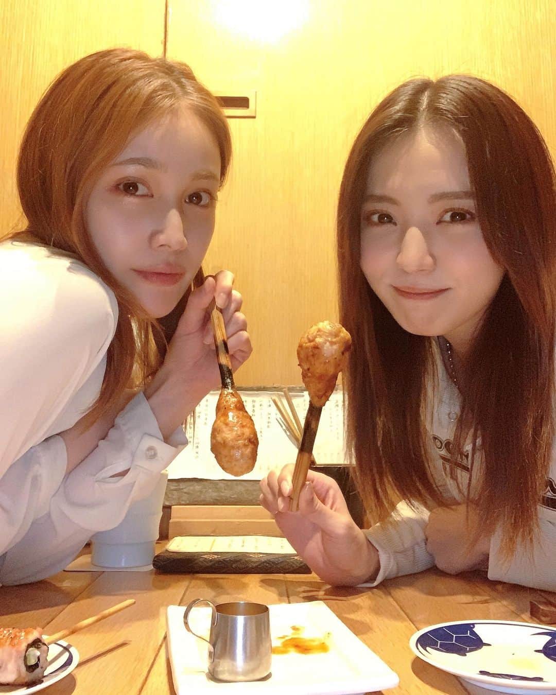 小林由依のインスタグラム：「@yurikanakamura_official  久しぶりの。🐧♡ 沢山お話しできて嬉しかったな〜🍗」