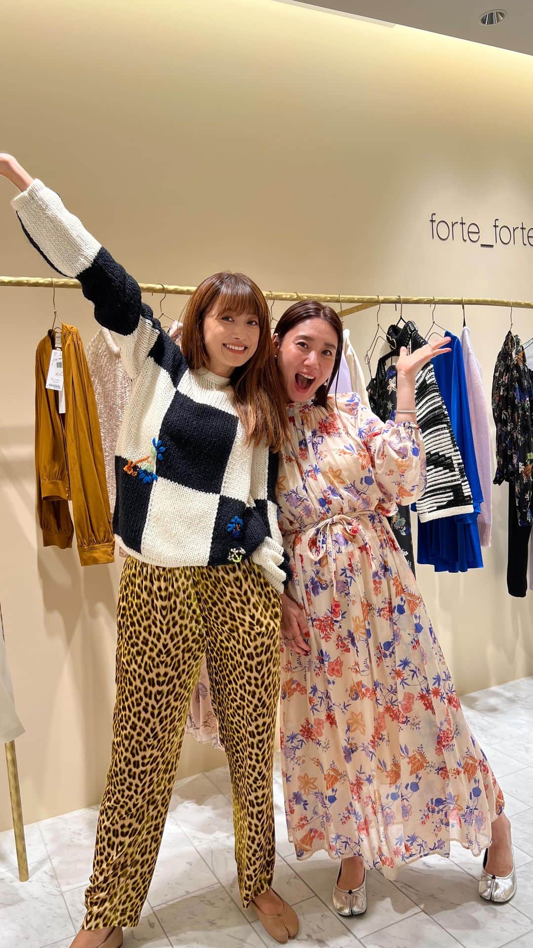 のインスタグラム：「@forte_forte.ginza  伊勢丹新宿3F openしました！おめでとうございます！！ 私は　いつも　大好きで　セレクトショップで商品を見てましたで　近くに　沢山商品を見れる場所が出来て　とても　嬉しいです！ @taekohigashihara ちゃんと　リアルに 買い物してる時間になって楽しいライブでした！🩷🩷🩷」