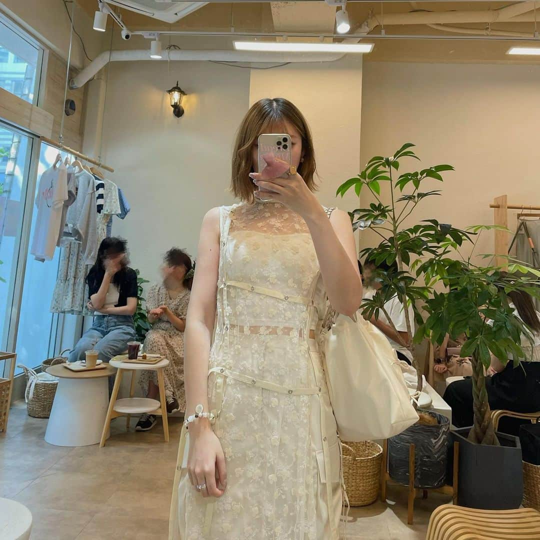 棚瀬響のインスタグラム：「まだまだ暑いね オールホワイトだった日🥛」