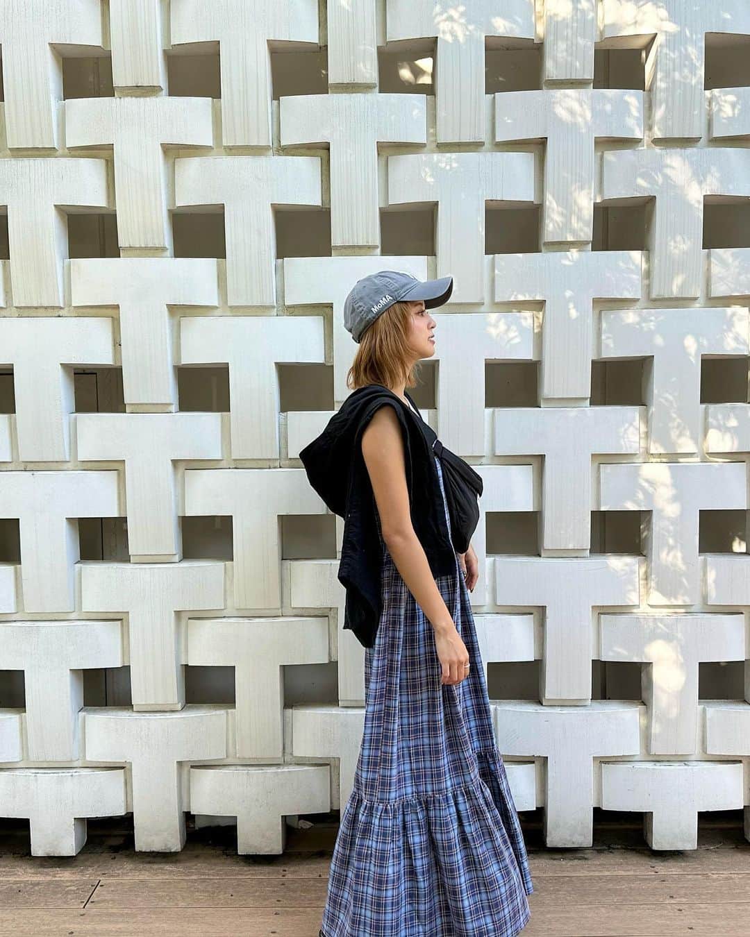 鈴本美愉のインスタグラム：「. @muleau_official 新作の中でもお気に入りのPlaid Camisole Long Dress🩵  暑い今でも◎秋になったらロングスリーブやジャケット、コートに合わせても🧥👍 Greenの色味もイチオシです👒」