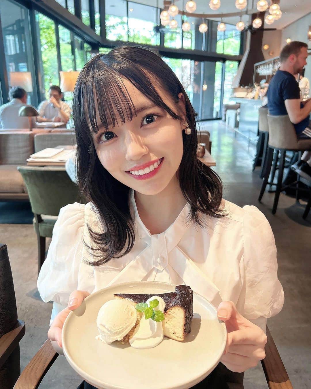岩田陽菜さんのインスタグラム写真 - (岩田陽菜Instagram)「ちょっと久しぶりの投稿🥹  ここのバスクチーズケーキほんとに美味しいです…🤍」9月20日 21時27分 - hina_naso_stu48