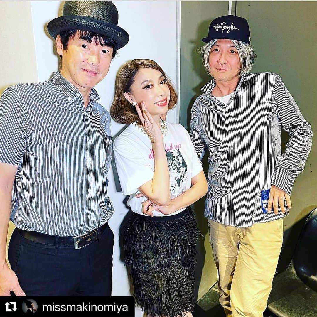 冨沢ノボルさんのインスタグラム写真 - (冨沢ノボルInstagram)「大阪で 会いましょう‼️  #Repost @missmakinomiya with @use.repost ・・・ . 「野宮真貴、渋谷系歌謡曲を歌う。」二日目のゲストは平山みきさん @yokohama.kiki 💛 パリのシャンソン歌手のような佇まいで感動的な歌声でした🥺 筒美京平さんx橋本淳さんのゴールデンコンビの新曲「アーティスト」もふたりで披露！ 今週金曜日のビルボードライヴ大阪で再び‼️  楽屋にはザ・スクーターズ @the_scooters03 のメンバーやカジくん @hideki_kaji 、堀江くん @hhorie_official 、湯山さん @yuyamareiko も😊 ヘアメイクはもちろん世界のnoboru @noboruok ❤️  今回は初のファンミーティングで、終演後にファンクラブの皆さんとお写真タイムも📸  さて、今週金曜日はビルボードライヴ大阪です！ 来てね！お待ちしてます〜🤗  【ビルボードライブ大阪】（1日2回公演） 2023/9/22（金）1st開場17:00 開演18:00 / 2nd 開場20:00 開演21:00 http://www.billboard-live.com/pg/shop/show/index.php?mode=detail1&event=14301&shop=2  ⚫️ファンサロン「おしゃれ御殿」 https://missmakinomiya-fc.com/ （プロフィールLinktreeから⇧）   #平山みき#スクーターズ#thescooters#カジヒデキ#堀江博久#湯山玲子#noboru#ビルボードライブ東京#ビルボードライブ大阪#ビルボードライブ#バービー#barbie#渋谷系歌謡曲#歌謡曲#渋谷系を歌う #渋谷系#ファンサロン#おしゃれ御殿#野宮真貴 #missmakinomiya」9月20日 21時36分 - noboruok