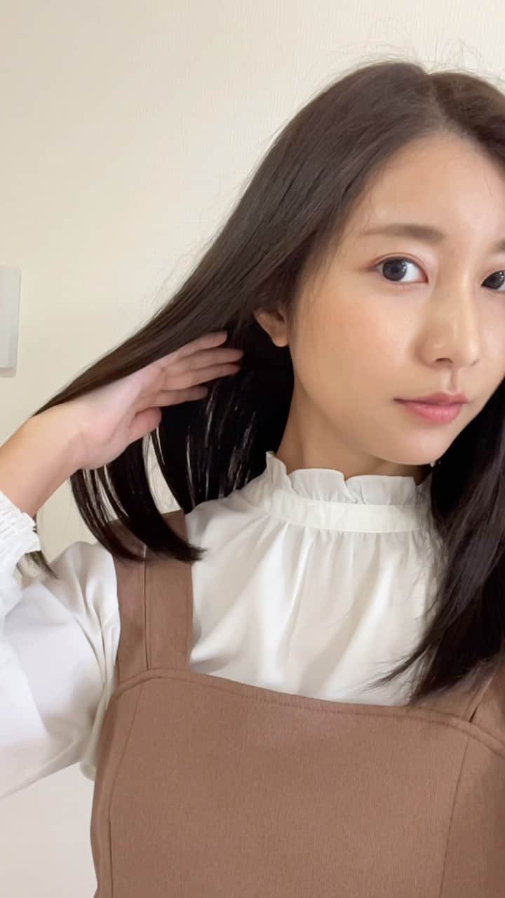 木村那津美のインスタグラム：「💇‍♀️  カラーとトリートメントして サラツヤ復活したので、  某CM曲でそれっぽい感じを 出したかっただけの動画です。  これも坂本龍一さんの曲だったんですね…」