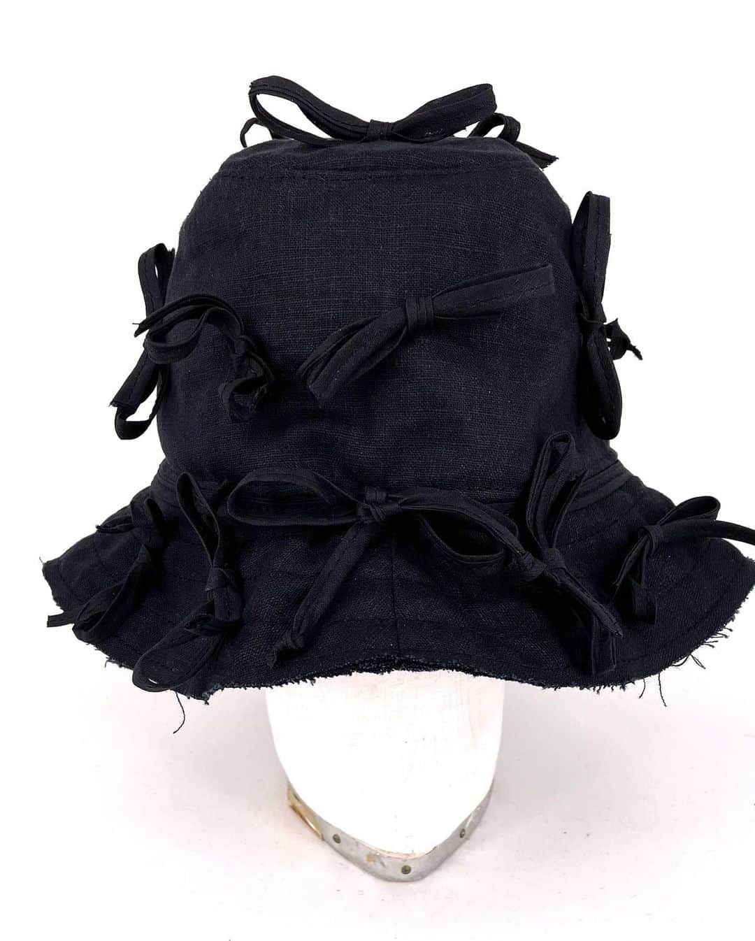 バーンストックスピアーズさんのインスタグラム写真 - (バーンストックスピアーズInstagram)「Spring 24 Linen Bucket Hat.  Sales: @the_alphabet_london  @shockvalueshowroom」9月20日 21時48分 - bernstockspeirs