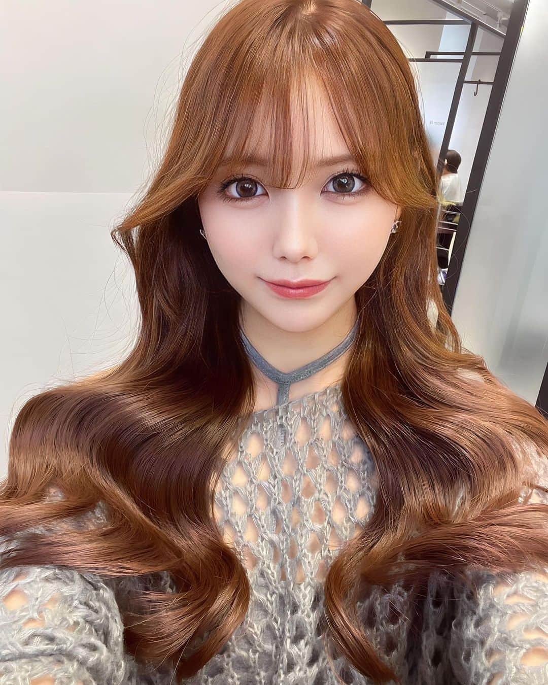 のインスタグラム：「保存を必ずお願い致します 顔まわりのこだわりがあるので 必ず可愛くなります カウンセリングの際に 【カラー・仕上げ】僕があなたに合わせて必ず可愛くします お出かけ前に是非  #渋谷美容室 #くびれヘア#渋谷 #ワンホンヘア#顔周りカット」