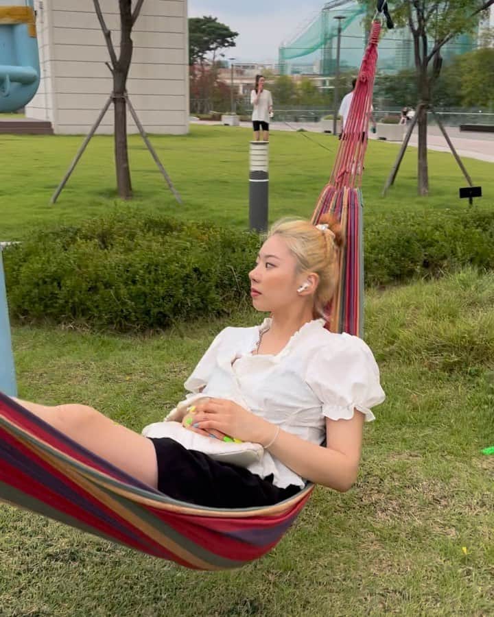 Hannahのインスタグラム：「요즘 애착모자 ㅎㅋ💛안녕ㅇㅇㅇㅇ」
