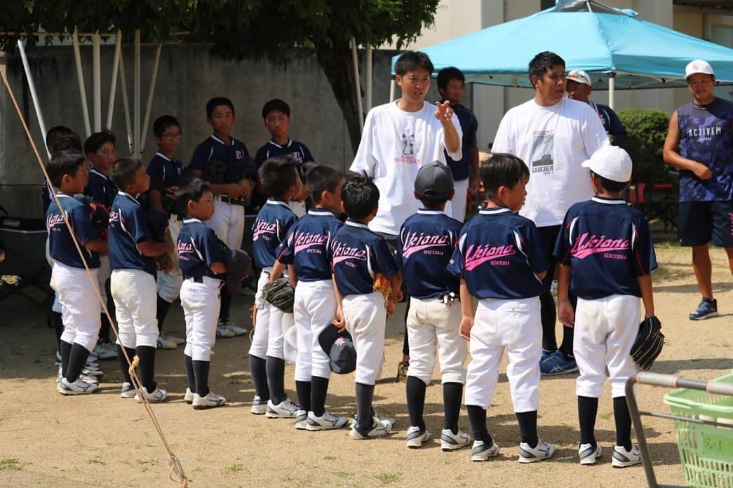 横山雄哉さんのインスタグラム写真 - (横山雄哉Instagram)「.  ⚾️浮孔小野球部⚾️ @ukianabaseball   SIRベースボールスクールで野球教室。  県大会優勝チーム🏆 個々の技術は素晴らしく、 レベルの高さを感じた。  後は考える力をつける事。 積み重ねる事の大切さ。  技術以外にも教える事は沢山ある。  小学生に上手に伝えたいな。  enjoy baseball🔥  ※SIRベースボールスクールでは定期的に野球教室を開催しております。　興味あるチーム、指導者の方はDM 下さい。  野球✖️GAUCHER  @gaucher_official   #野球教室 #野球 #fashion #baseball #gaucher」9月20日 21時58分 - yuya_yokoyaaaman