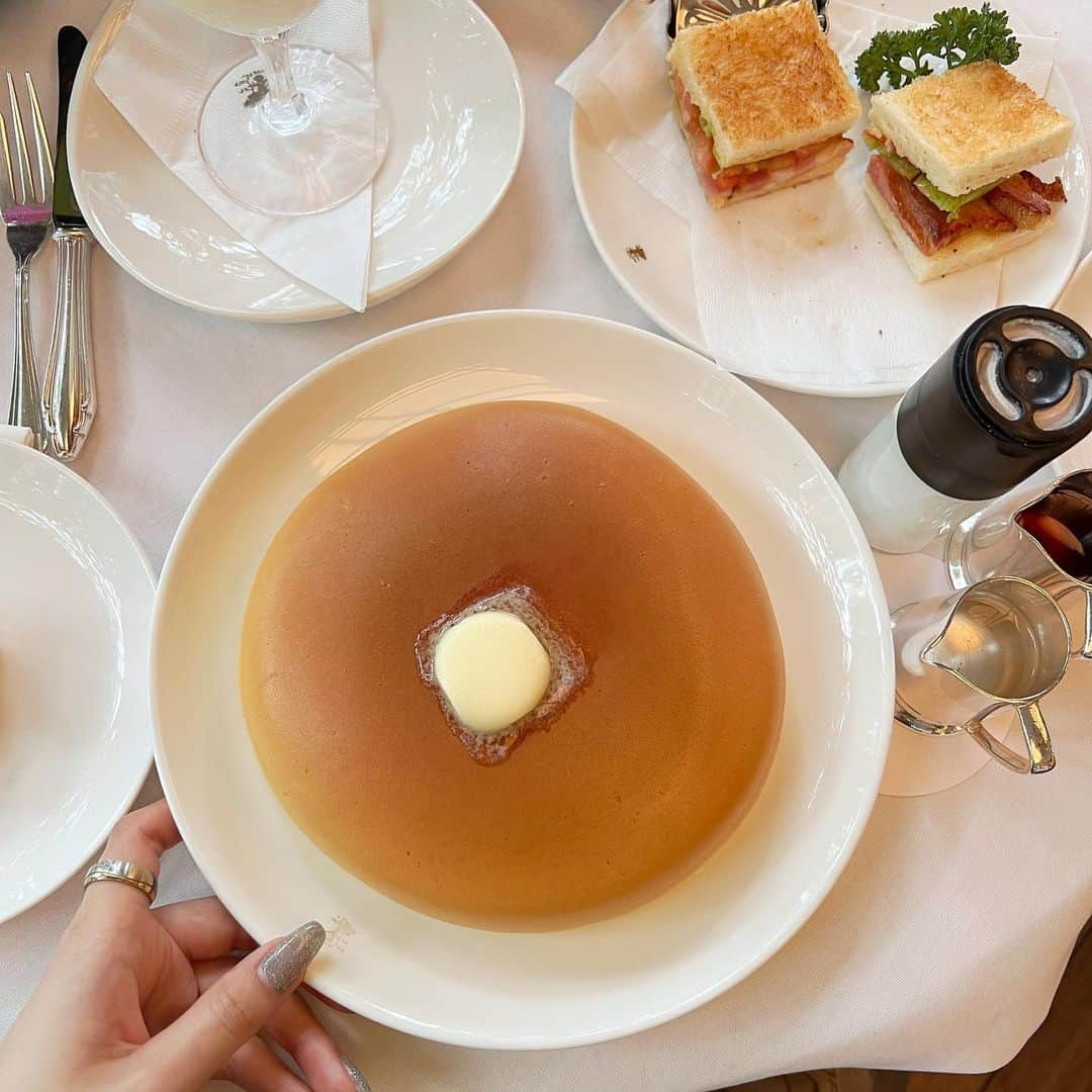 しみずくるみのインスタグラム：「ぐりとぐら思い出した🥞💭 #ウエスト青山ガーデン #東京カフェ」