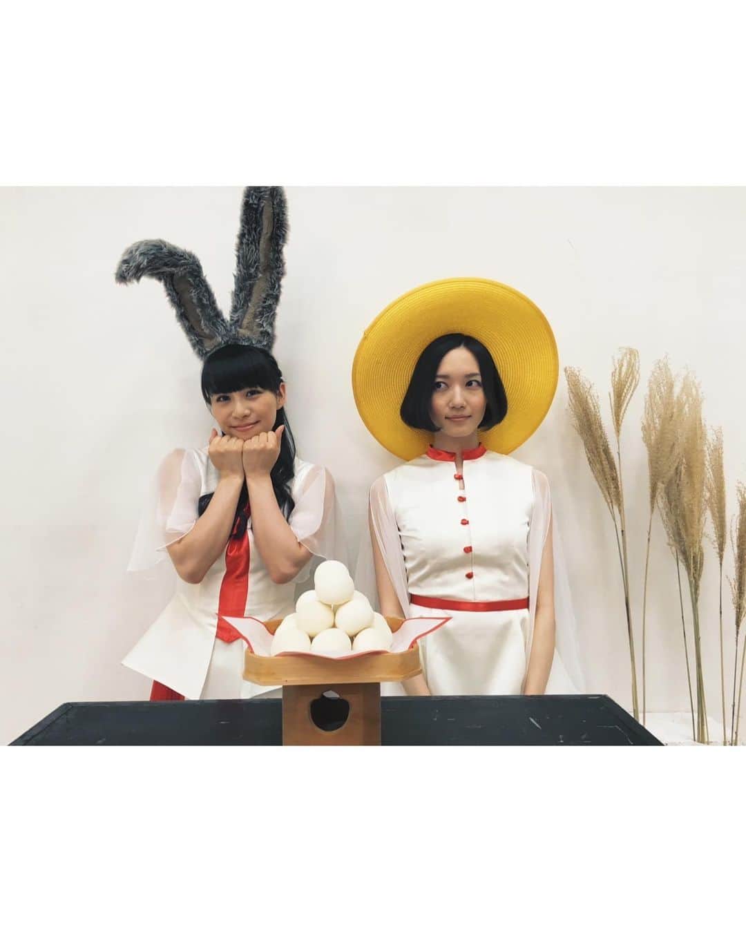 西脇綾香さんのインスタグラム写真 - (西脇綾香Instagram)「🧒🏻 Happy birthday NOCCHi🎂✨ おめでとう🎉  大体の写真が照れとるんよなぁ。 ケータイにバリィさんついてるね🤗 ふふふ  いつもあっけらかんと 堂々と当然のように 前を向いているのっちがかっけえです。 誰よりもPerfumeの可能性を信じてる人。  #prfm #のっち #nocchi #情熱の女  #happybirthday #懐かしいシリーズ」9月20日 22時13分 - a_chan.prfm_p000001