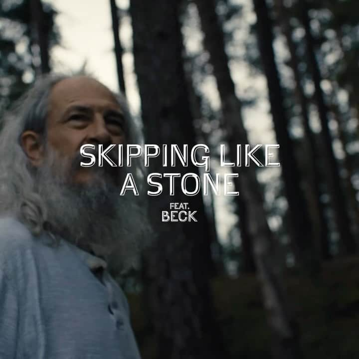 Beckのインスタグラム：「Watch the new video for ‘Skipping Like A Stone”! 🪨 (link in bio)  Song featuring @beck and @halomaud   Video directed by @pensacolastudio and featuring Kurt Steiner.   From the new album ‘For That Beautiful Feeling’ available everywhere.   #ForThatBeautifulFeeling #FTBF #skippinglikeastone #beck #stoneskipping #kurtsteiner #skippingstones」