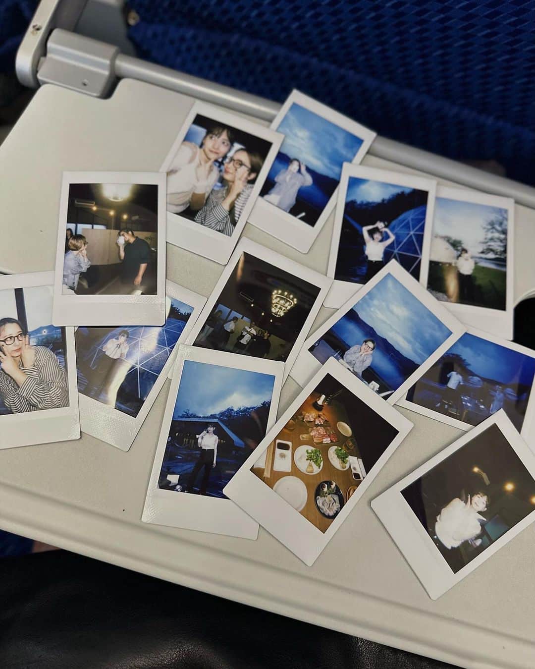 のインスタグラム：「. あっという間に東京戻ってきました🗼  楽しくて帰るの寂しい〜と思ったけれど 2日ぶりにこっちゃんに会ったら喜び爆発で (うれしょんも🙄)母とっても嬉しい限り🤍  今回の様子が記事になる予定なのですが インスタでも改めてまわったスポットたちを 旅メモとしてまとめさせてください📷  ✉️でたくさんの反応ありがとうございました♡ フォロワーさんに鳥取県民の方いらっしゃり 嬉しいです、、！お邪魔しました🕊️ はぁ〜〜楽しかった〜！余韻、、☺️💭  #ik_travel#ik_tottori#tottoritrip#tottoritravel#trip#鳥取旅行#鳥取#旅行#一泊二日旅#女子旅」