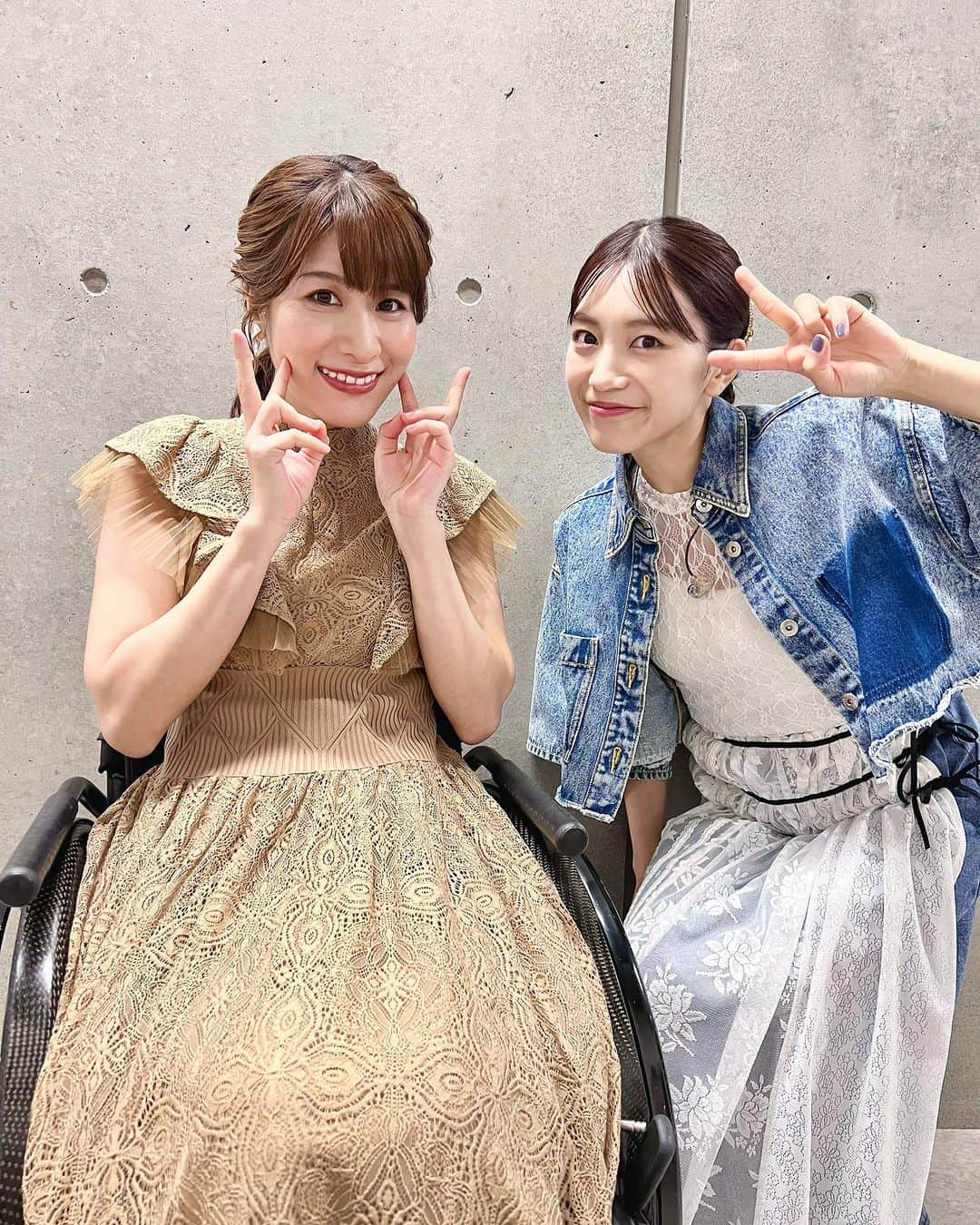 猪狩ともかさんのインスタグラム写真 - (猪狩ともかInstagram)「🤟🤟 . . ずっと載せようと思って もう3週間近く経ってしまった 手話フェスの写真たち✨ . HANDSIGNさん主催 「Song of Sign vol.2 手話フェス」 去年に続き読んでいただけて嬉しかったです💕 しかも今年は関根勤さんと総合司会！ 緊張したけど楽しかったです☺️☺️ . miwaさんの歌声本当に素敵すぎた…。 入院中miwaさんのアルバムよく聴いてたので ついにライブで聴けて感激でした！ . SORa→Nちゃんと瑚ちゃん 今年もダンスで大活躍でした！ お客さんとして来てたうさぎちゃんにも会えた🐰 . 次は横写真たち載せます✨ . . . #HANDSIGN さん #関根勤 さん #miwa さん #soran #ソラン #瑚 #さんご #難聴うさぎ」9月20日 22時20分 - igari_tomoka