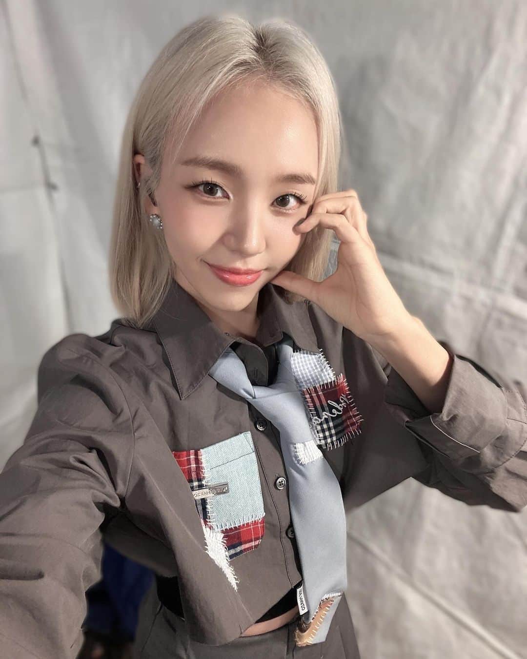 ペク・アヨンのインスタグラム：「#경기대 우리 또 만나💜🫶🏻」
