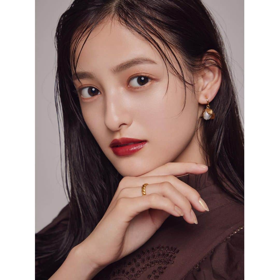 河嶋希さんのインスタグラム写真 - (河嶋希Instagram)「@vocemagazine @elegance_cosmetics #大峰ユリホ #河嶋希」9月20日 22時52分 - kawashimanozomi_official