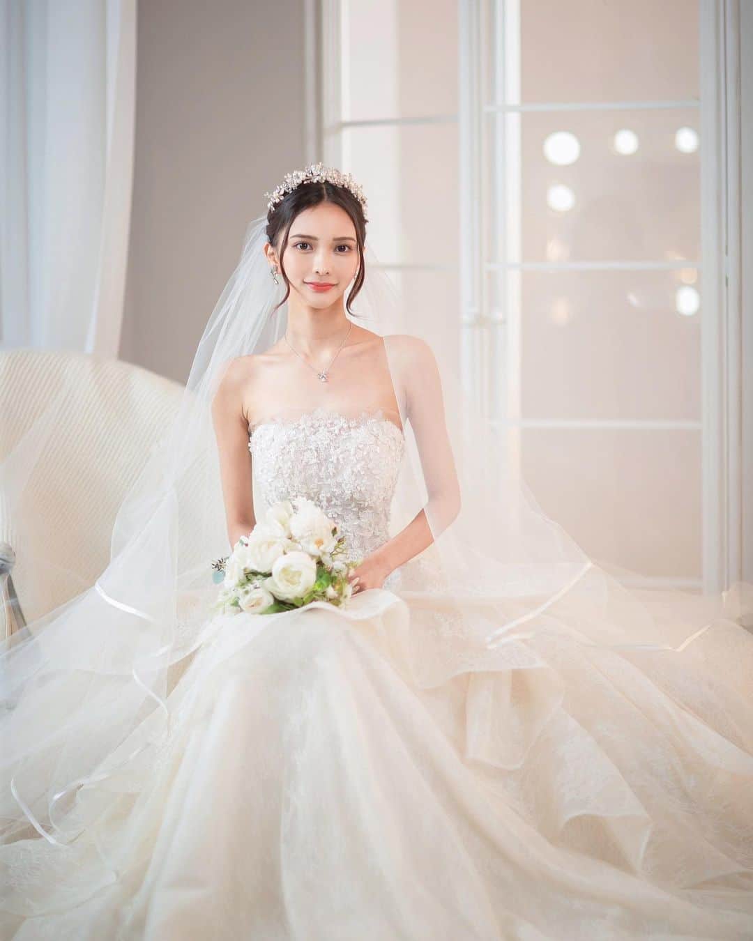 のインスタグラム：「👰‍♀️💍」