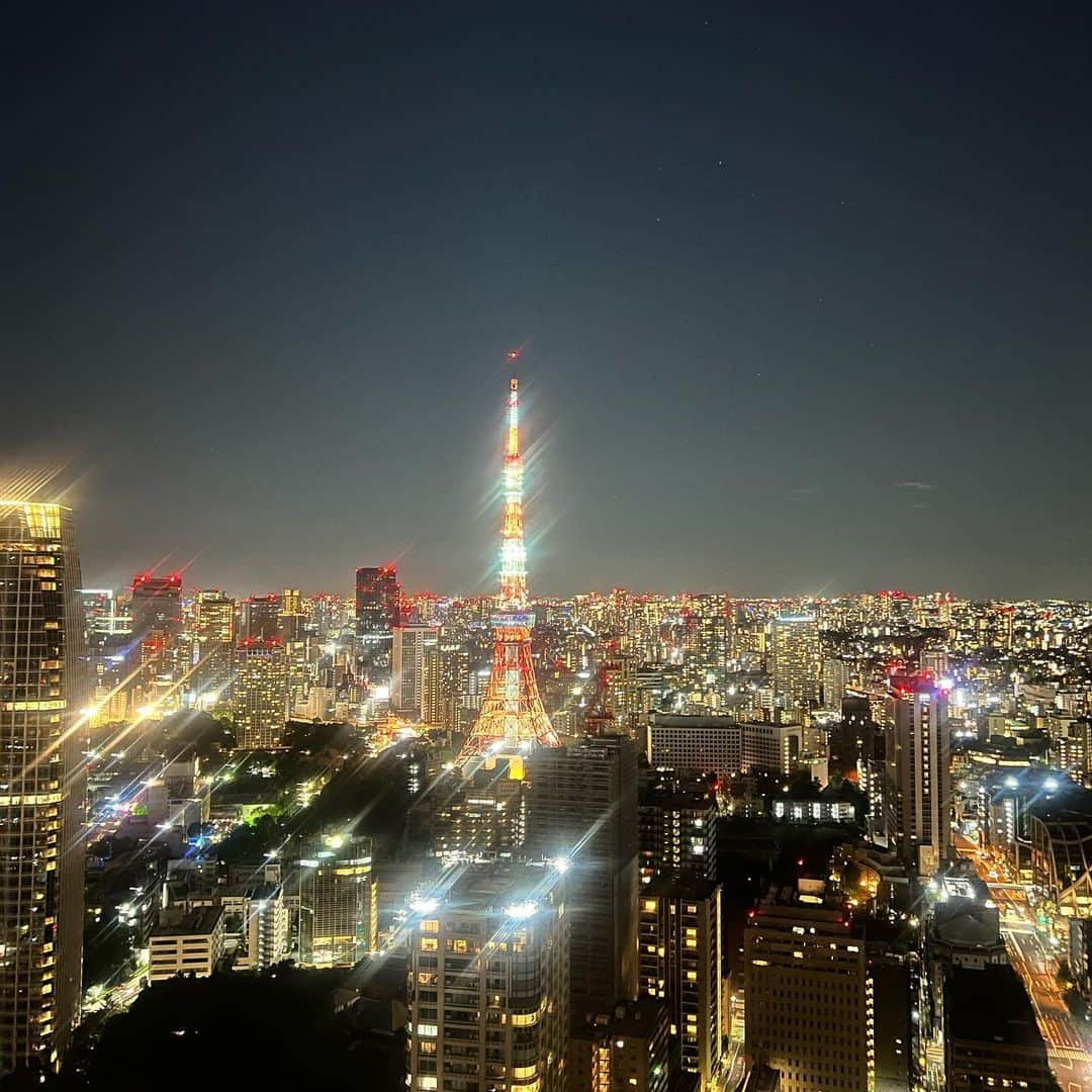 ロジャース里奈さんのインスタグラム写真 - (ロジャース里奈Instagram)「🗼✨ . . #tokyotower  #🗼  #toranomonresidence  #toranomon  #虎ノ門」9月20日 22時49分 - rina_rogers613