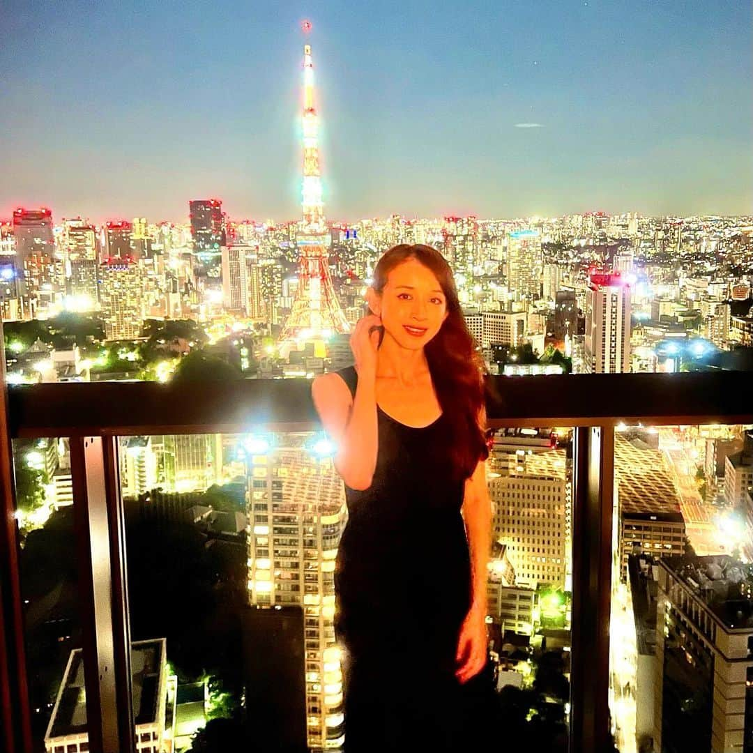 ロジャース里奈さんのインスタグラム写真 - (ロジャース里奈Instagram)「🗼✨ . . #tokyotower  #🗼  #toranomonresidence  #toranomon  #虎ノ門」9月20日 22時49分 - rina_rogers613