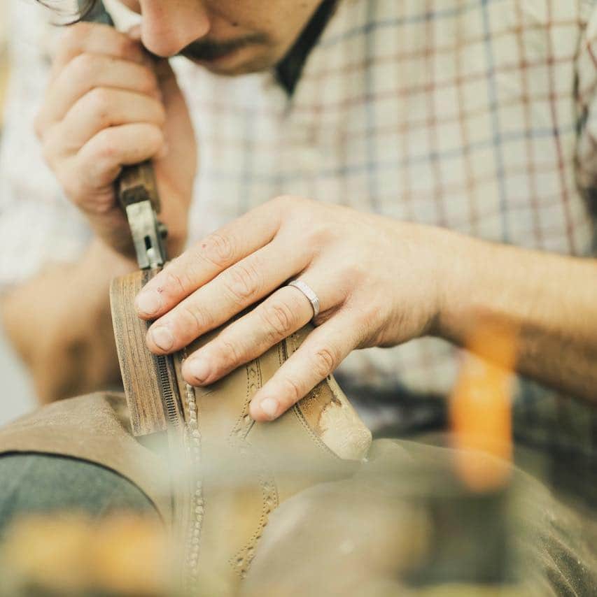 のインスタグラム：「The art and soul of Corthay Bespoke!  Book your appointment on www.corthay.com  #corthay #bespokeshoes  📸 by @benjaminboccas」