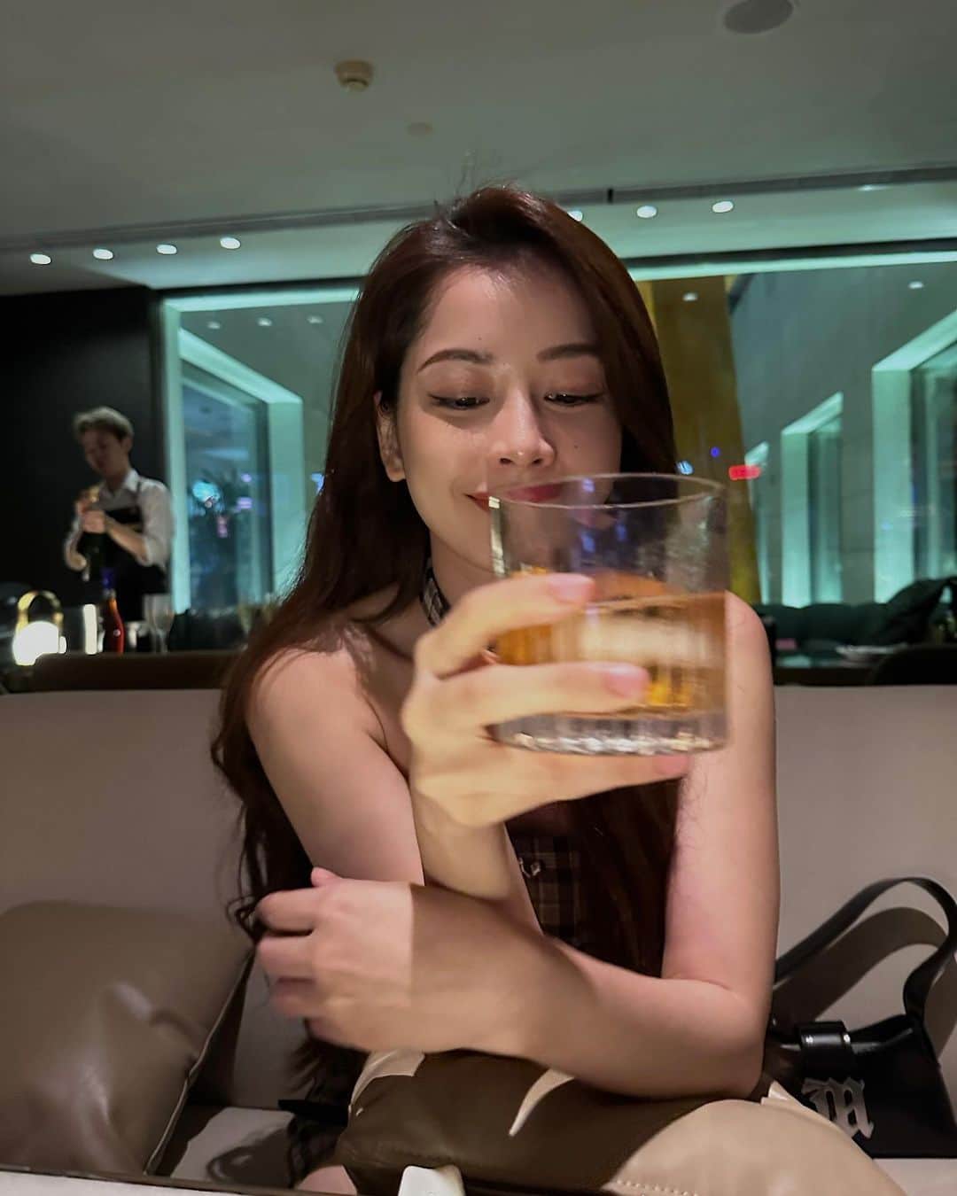 Chi Puさんのインスタグラム写真 - (Chi PuInstagram)「Sippin’ 🥃」9月20日 22時55分 - chipupu