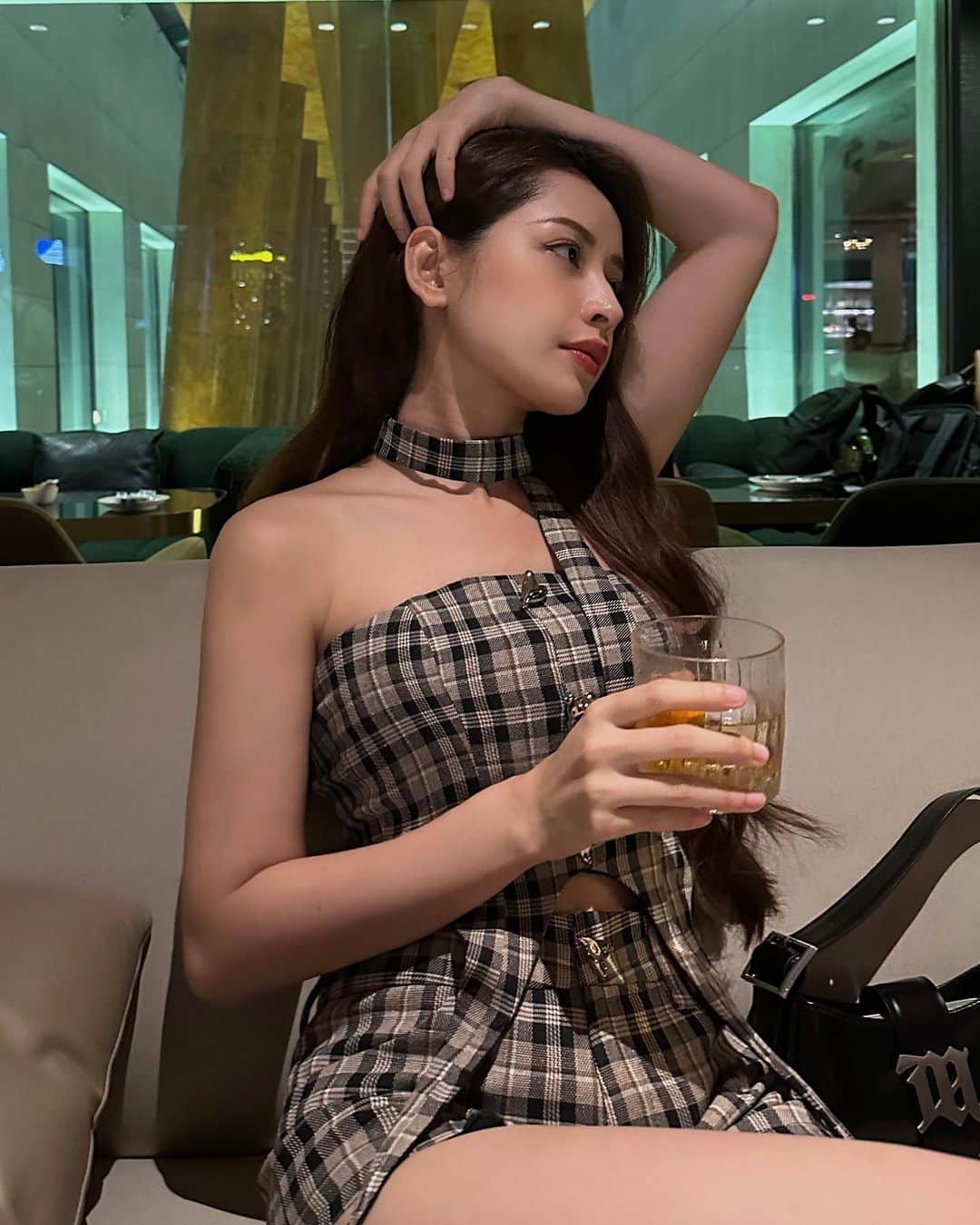 Chi Puさんのインスタグラム写真 - (Chi PuInstagram)「Sippin’ 🥃」9月20日 22時55分 - chipupu