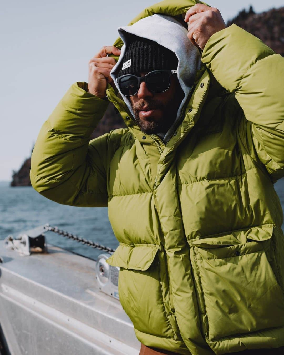 マーモットのインスタグラム：「Down for it all ✌️   Stuffed with 700-fill down, the Men's Stockholm Down Jacket is  lofty and surprisingly lightweight, so you won't be weighed down chasing the midtown train or hustling to work on Monday after a long weekend of first chairs, last calls—or both.   Photo: @biancagermain  #Marmot」